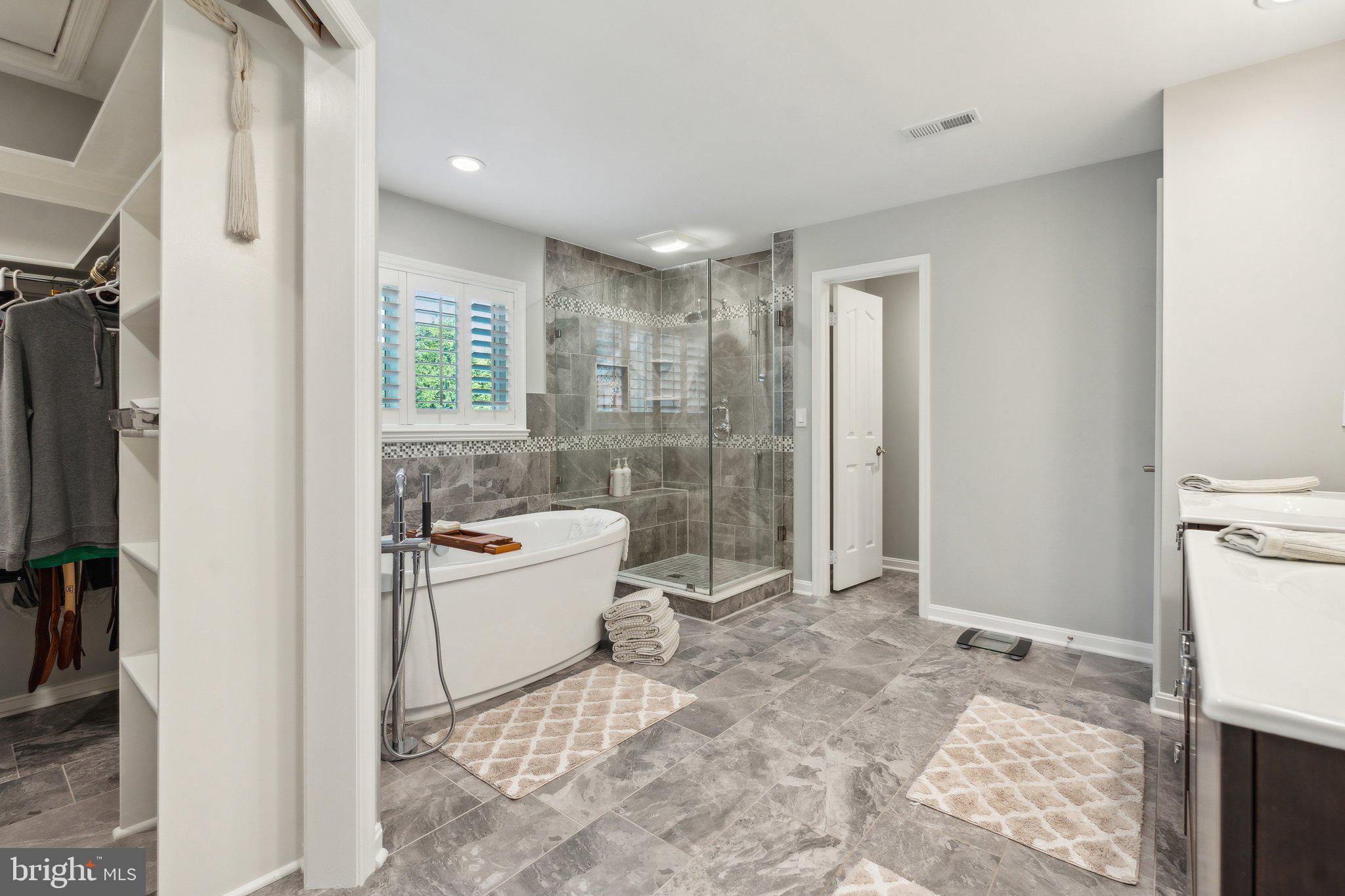 REDLAND KNOLLS - Residential