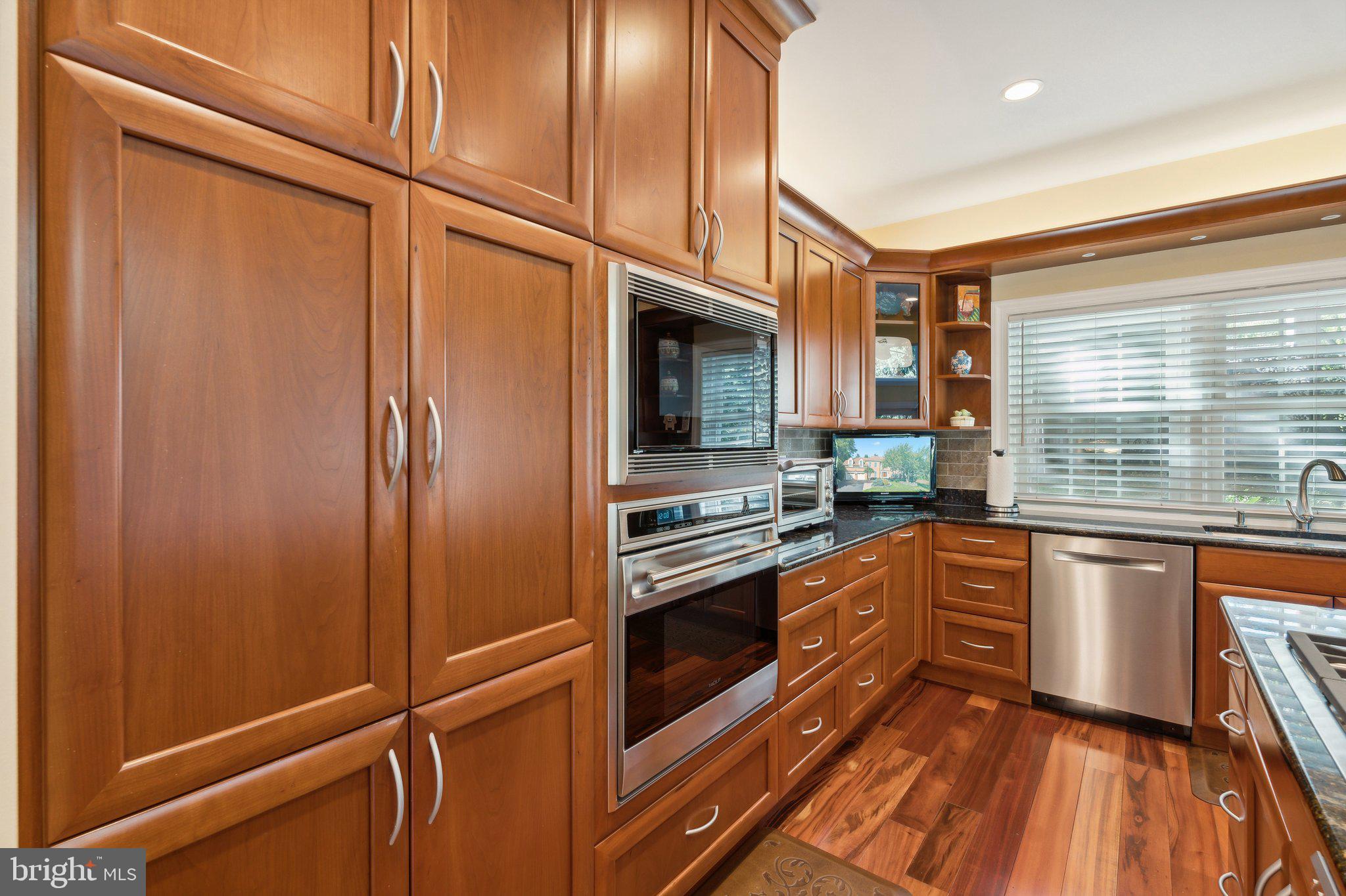 REDLAND KNOLLS - Residential