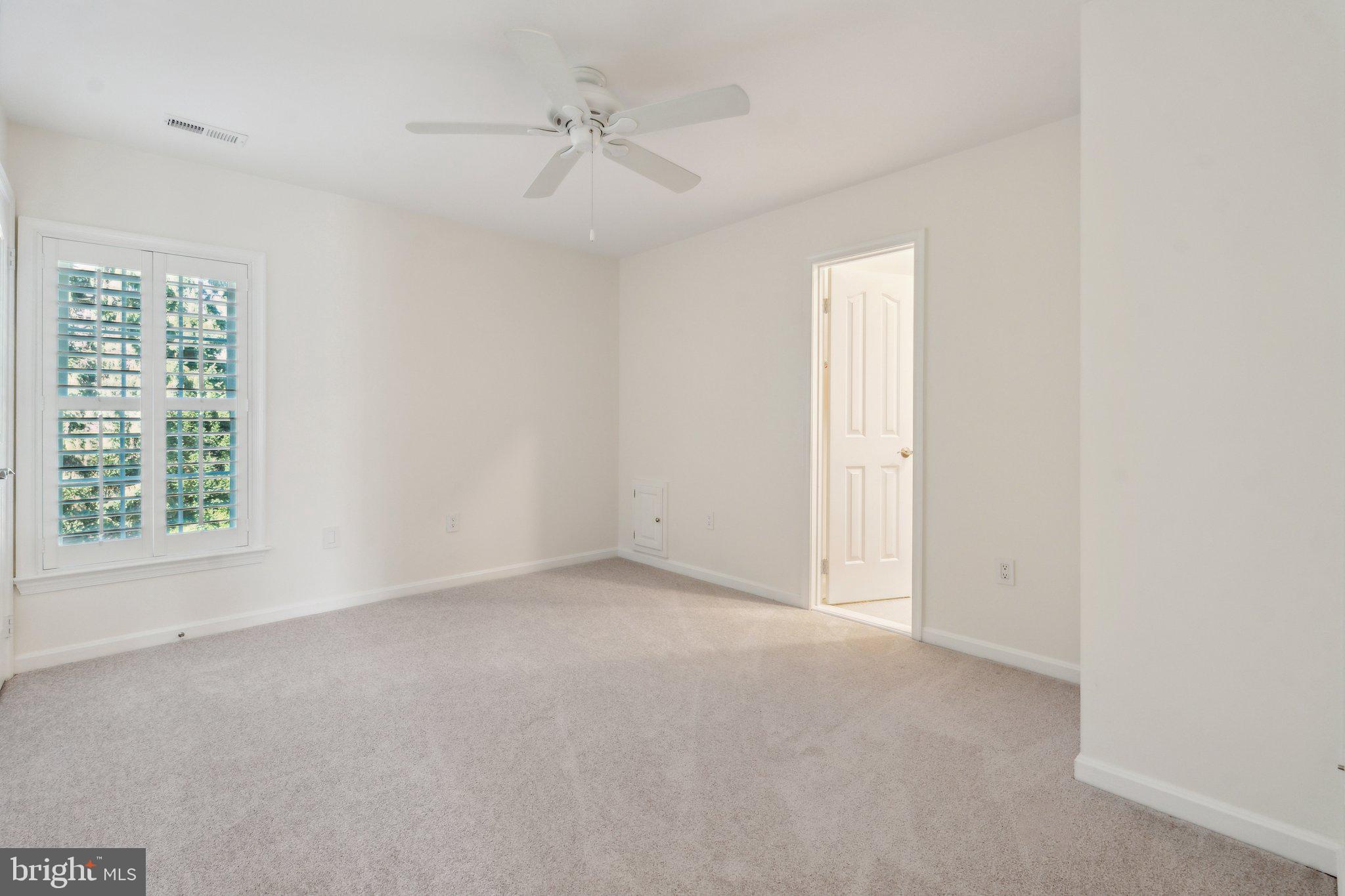 REDLAND KNOLLS - Residential