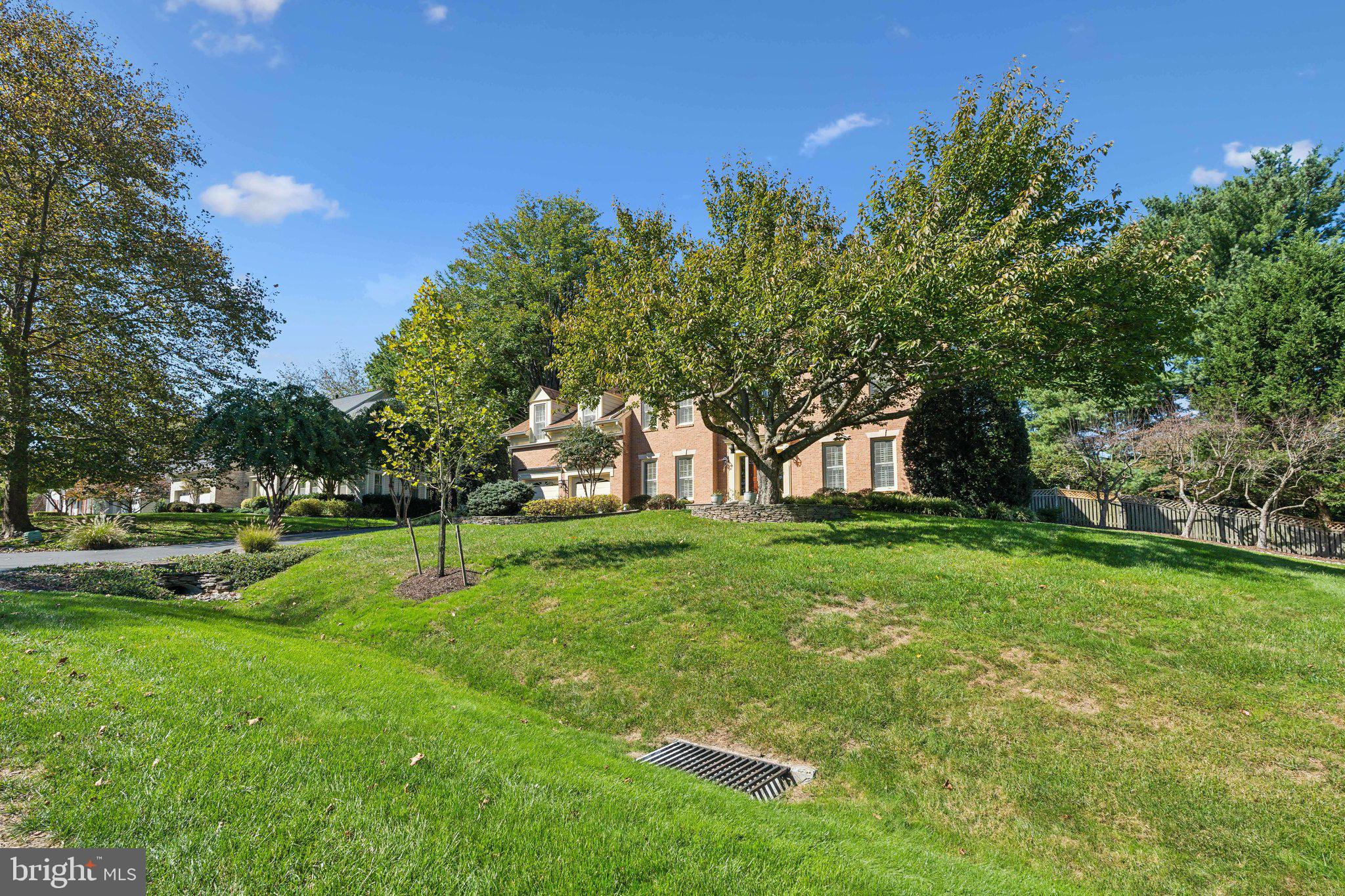 REDLAND KNOLLS - Residential