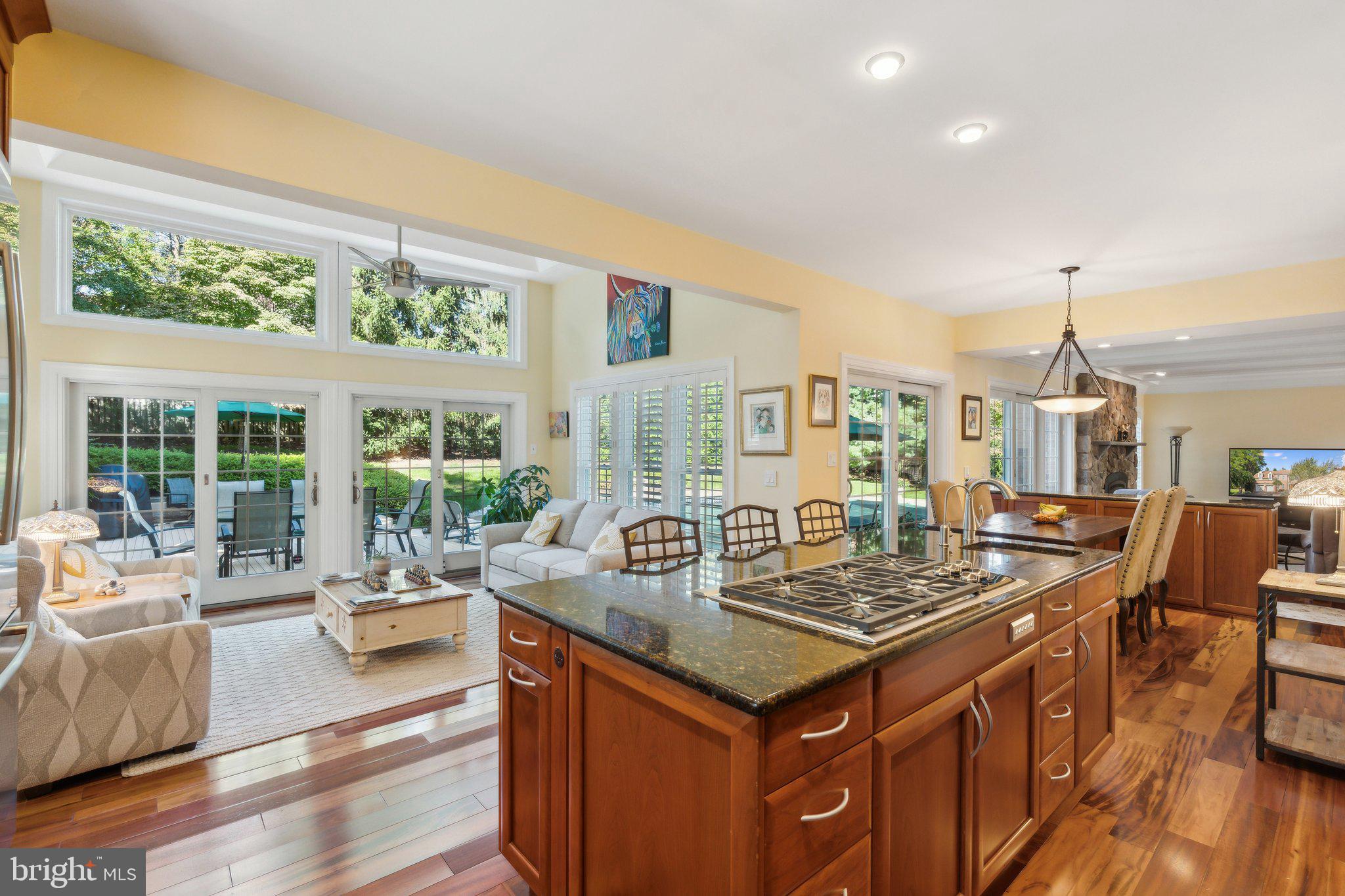 REDLAND KNOLLS - Residential