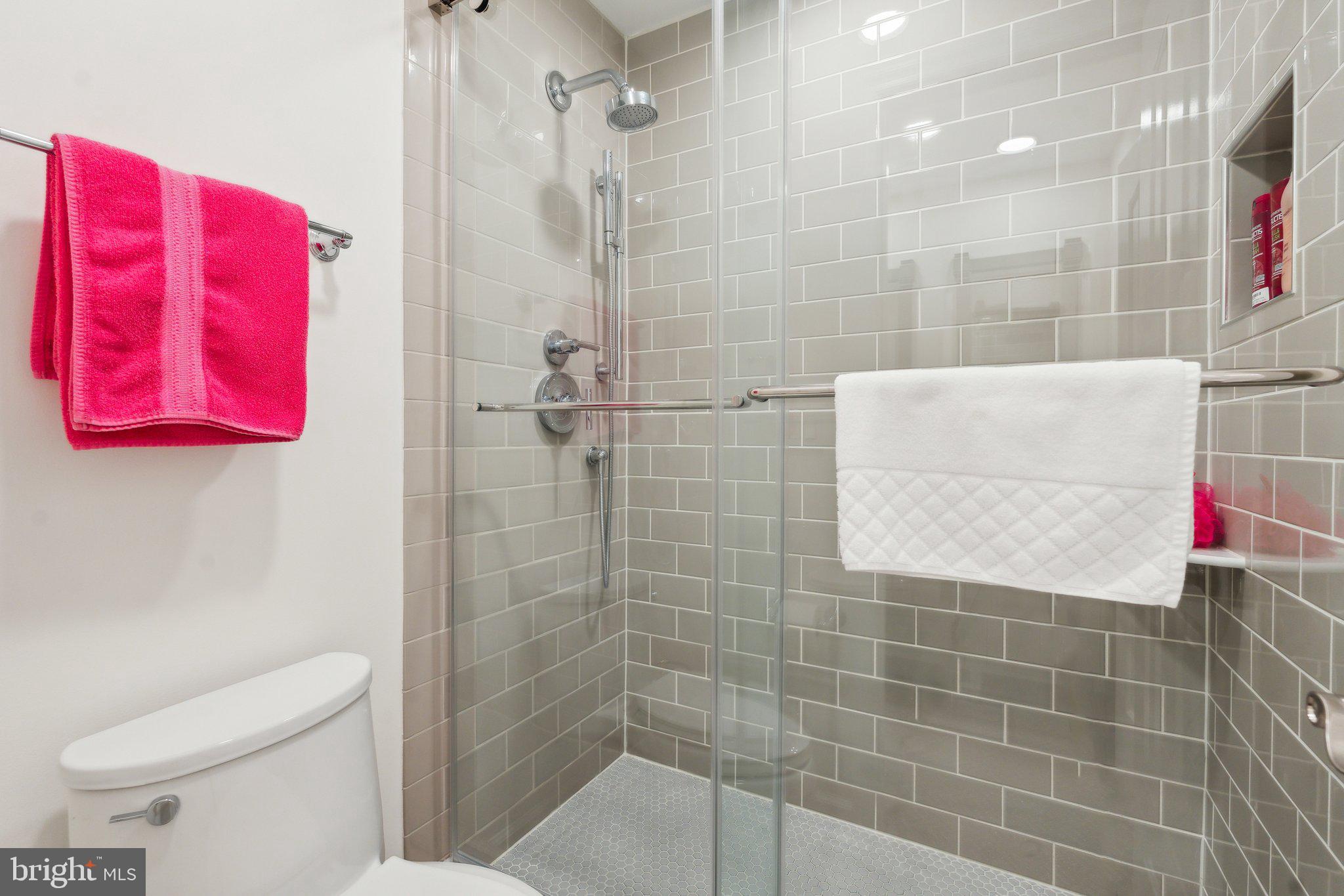 REDLAND KNOLLS - Residential