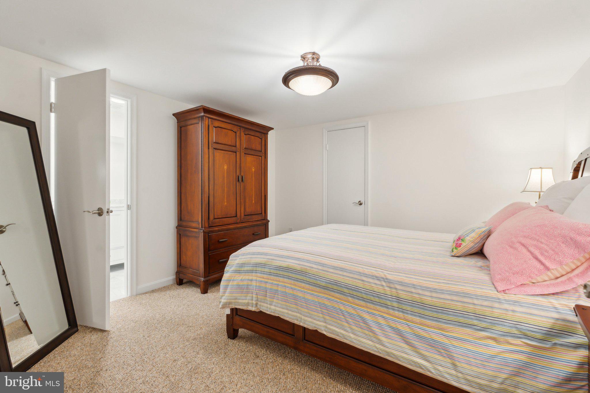 REDLAND KNOLLS - Residential