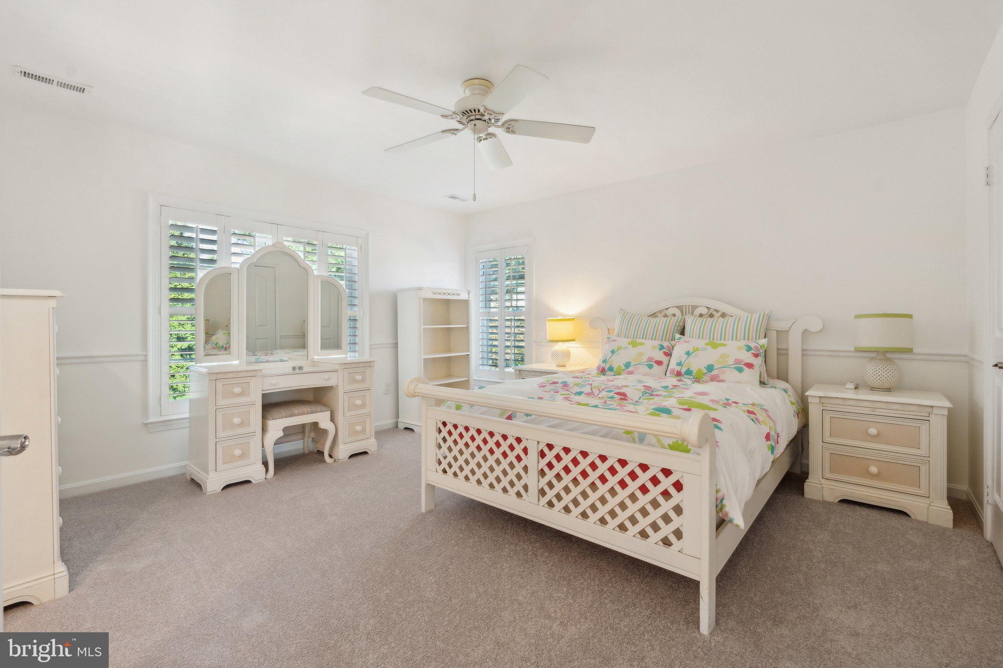 REDLAND KNOLLS - Residential