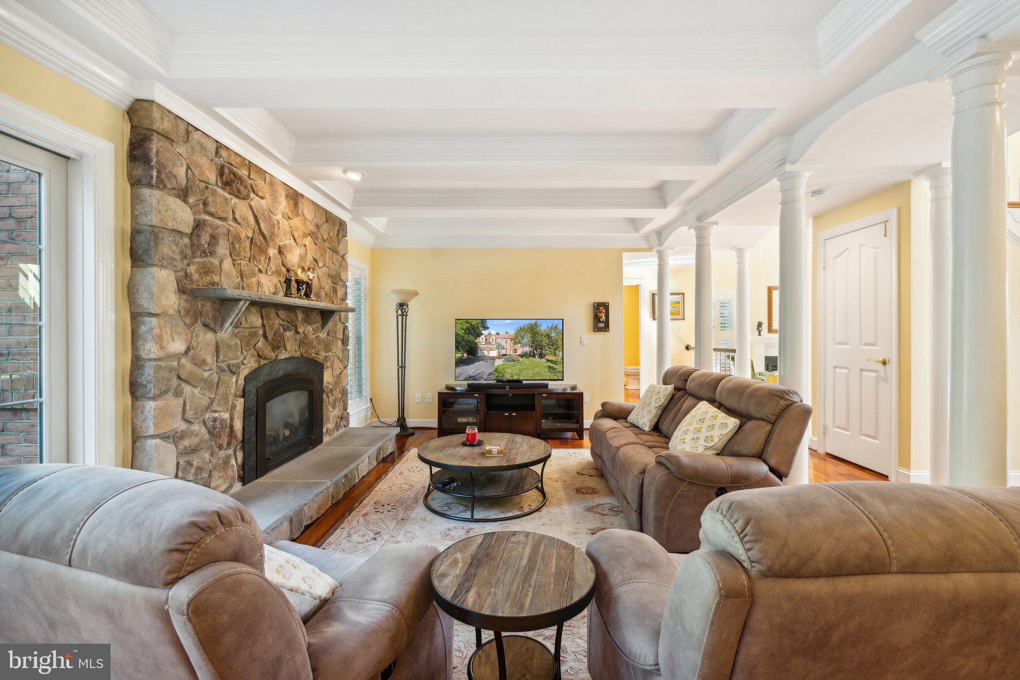 REDLAND KNOLLS - Residential