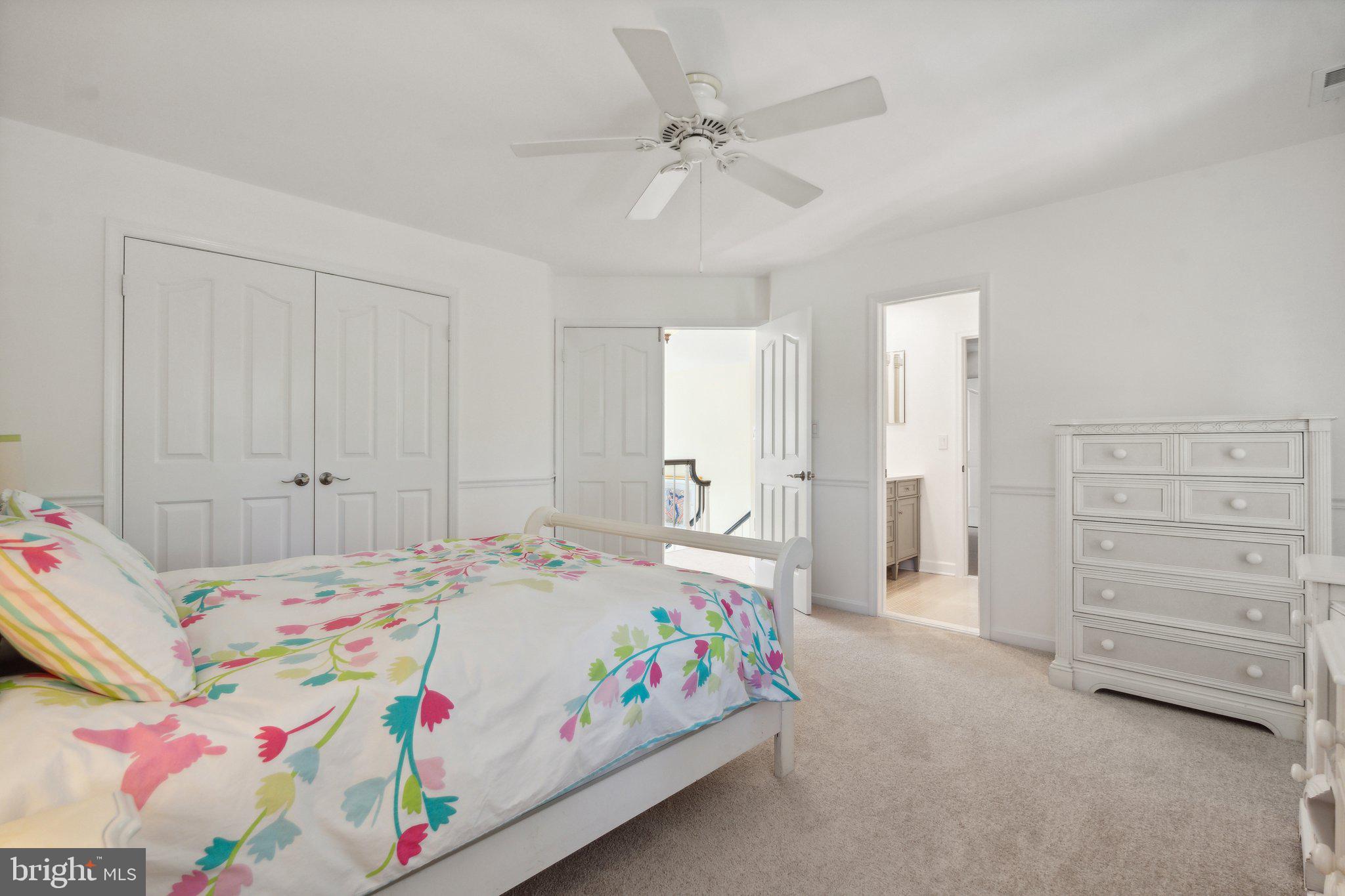 REDLAND KNOLLS - Residential