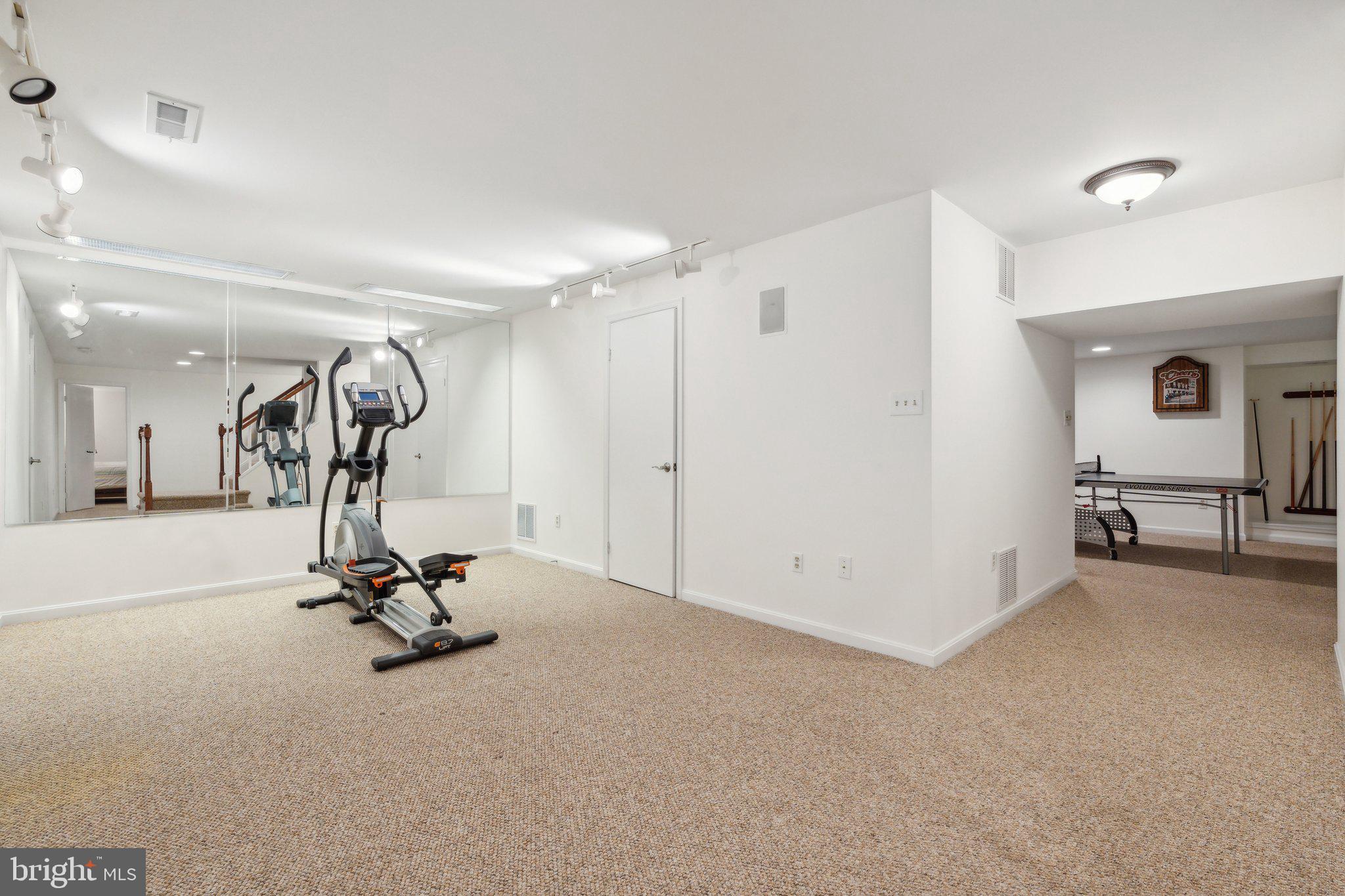 REDLAND KNOLLS - Residential