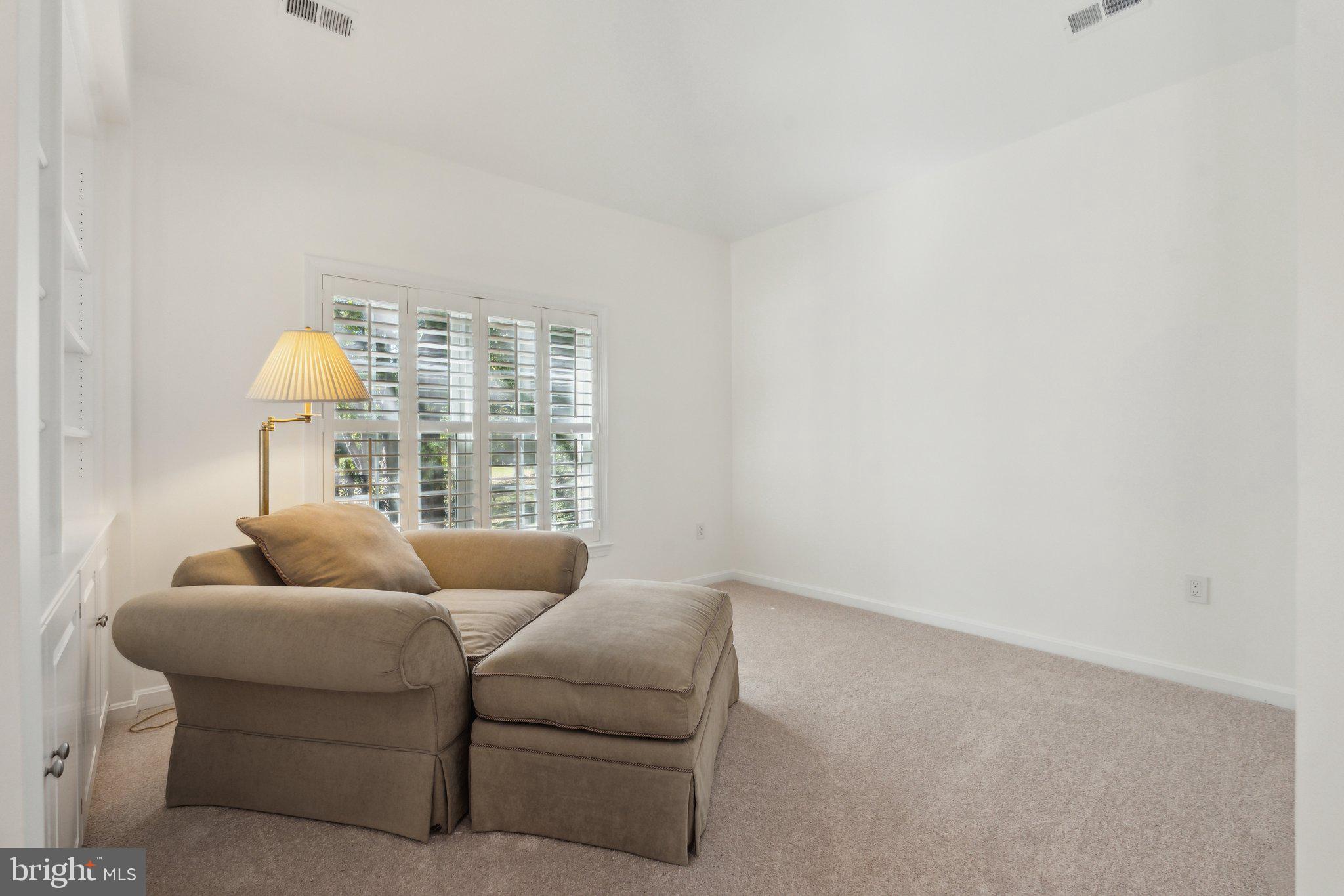 REDLAND KNOLLS - Residential