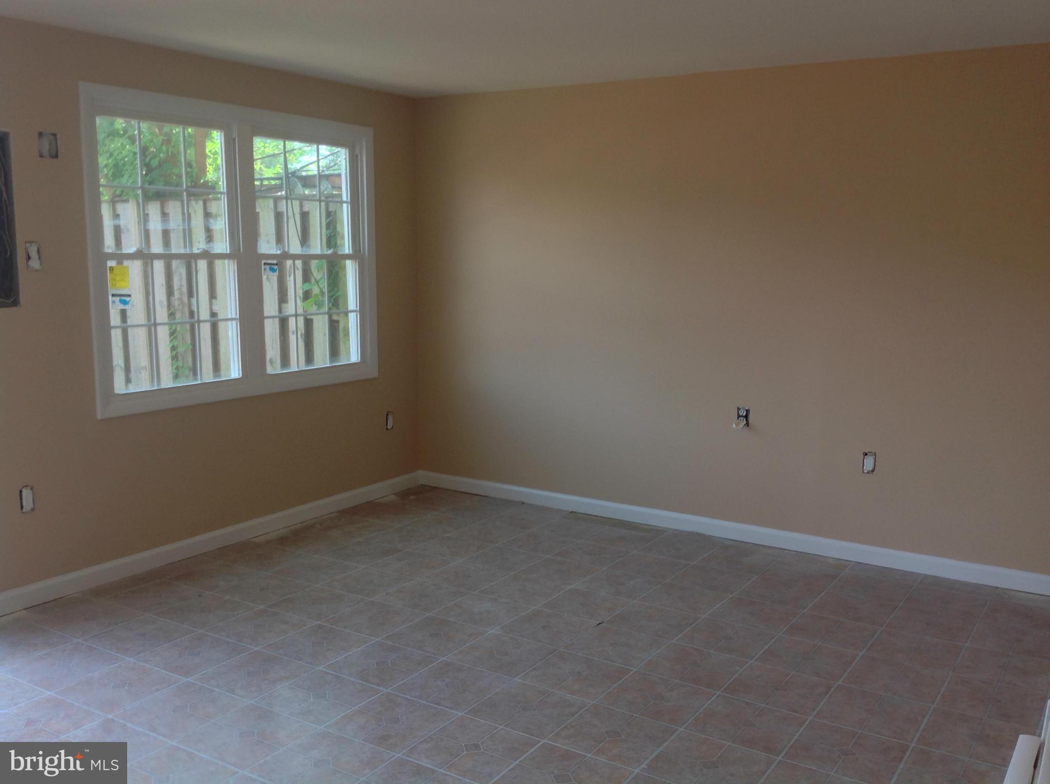 VILLAGE GATE - Residential