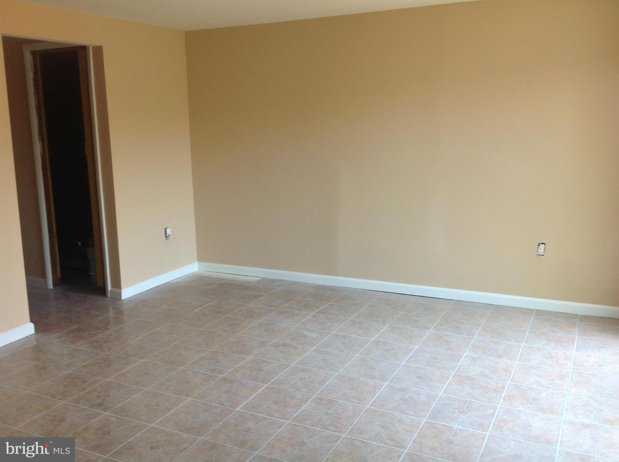 VILLAGE GATE - Residential