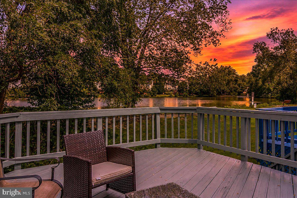 7106 SNUG HARBOR COURT