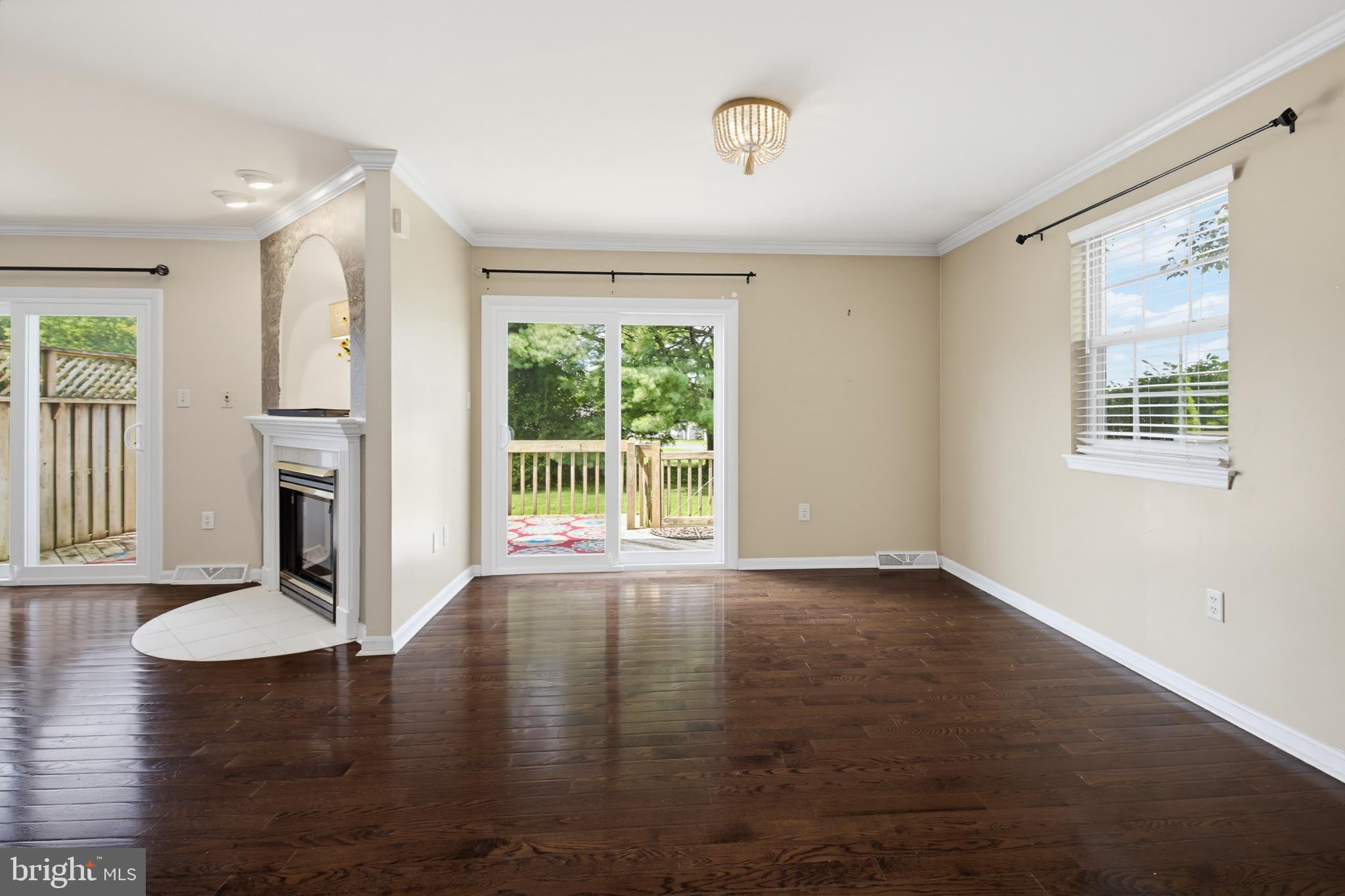 3 LAURELGATE PLACE
