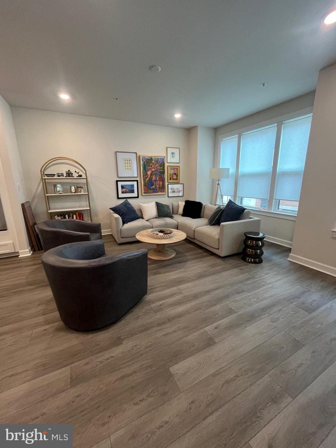 209 MARKET SQUARE NW 17