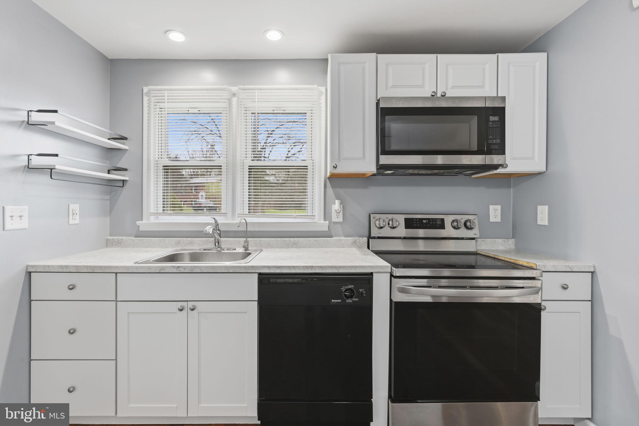 VAN BIBBER MANOR - Residential