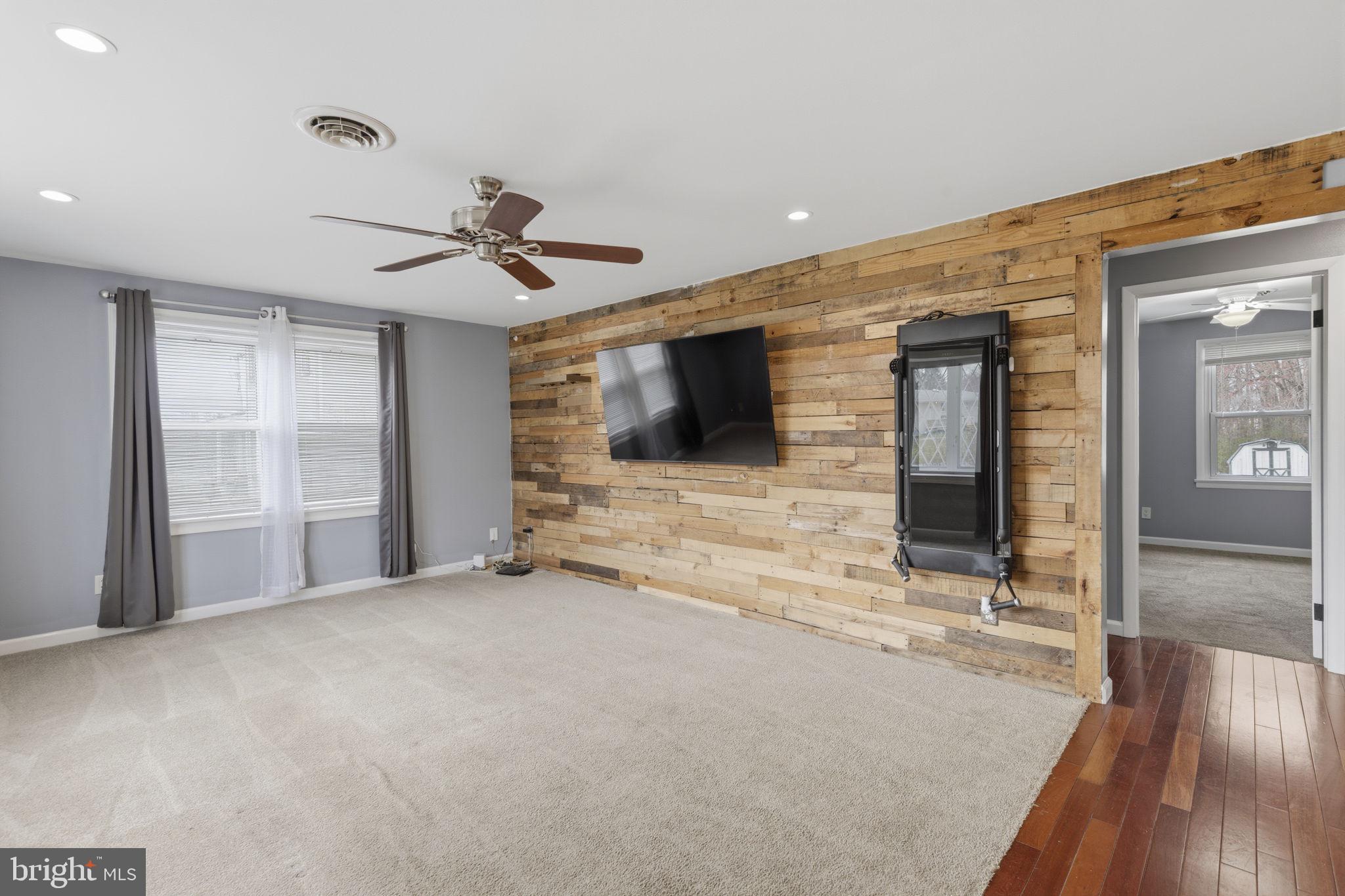 VAN BIBBER MANOR - Residential