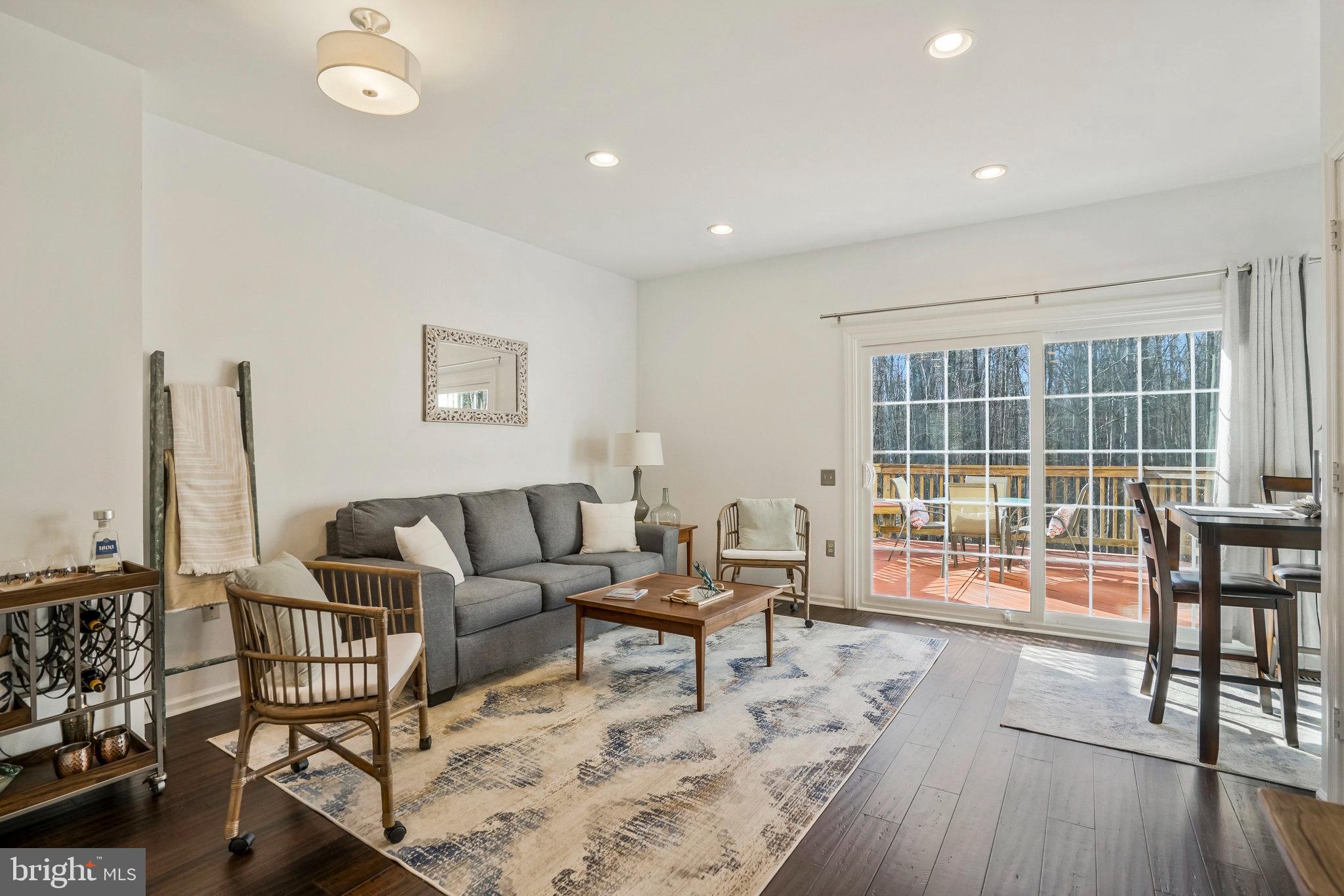 WOODSTONE - Residential