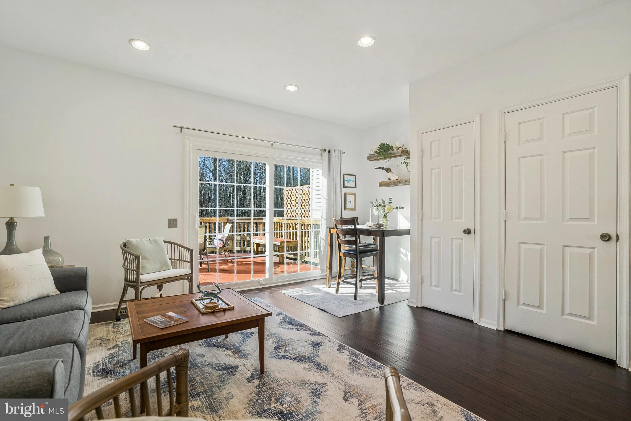 WOODSTONE - Residential