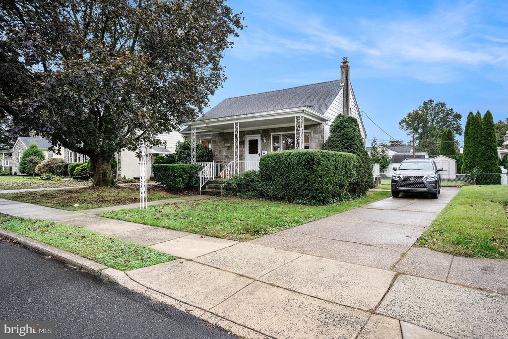 Photo of 525 Kelly Avenue, WOODLYN, PA 19094 (MLS # PADE2102034)