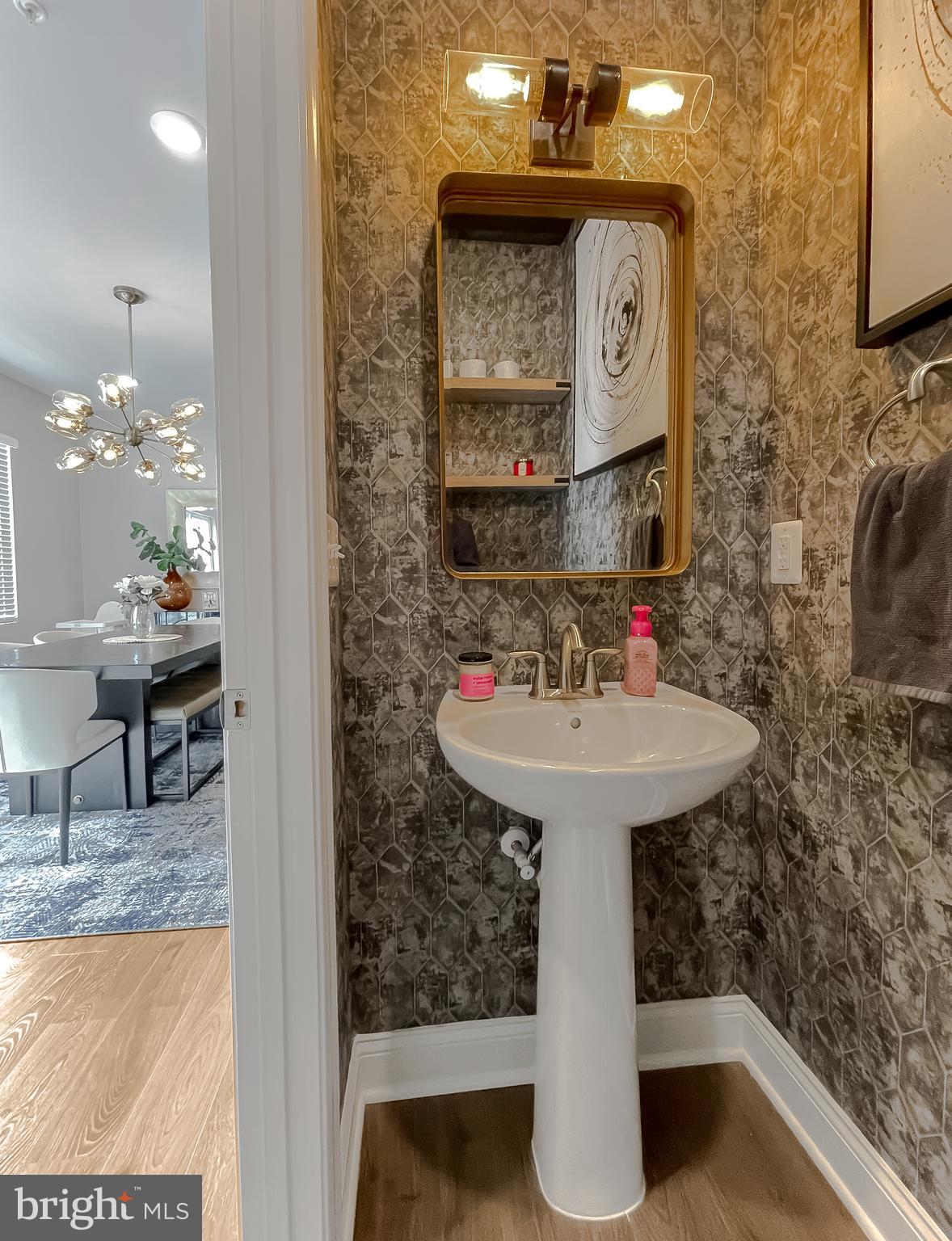 WOODS OF MYRTLE POINT - Residential Lease