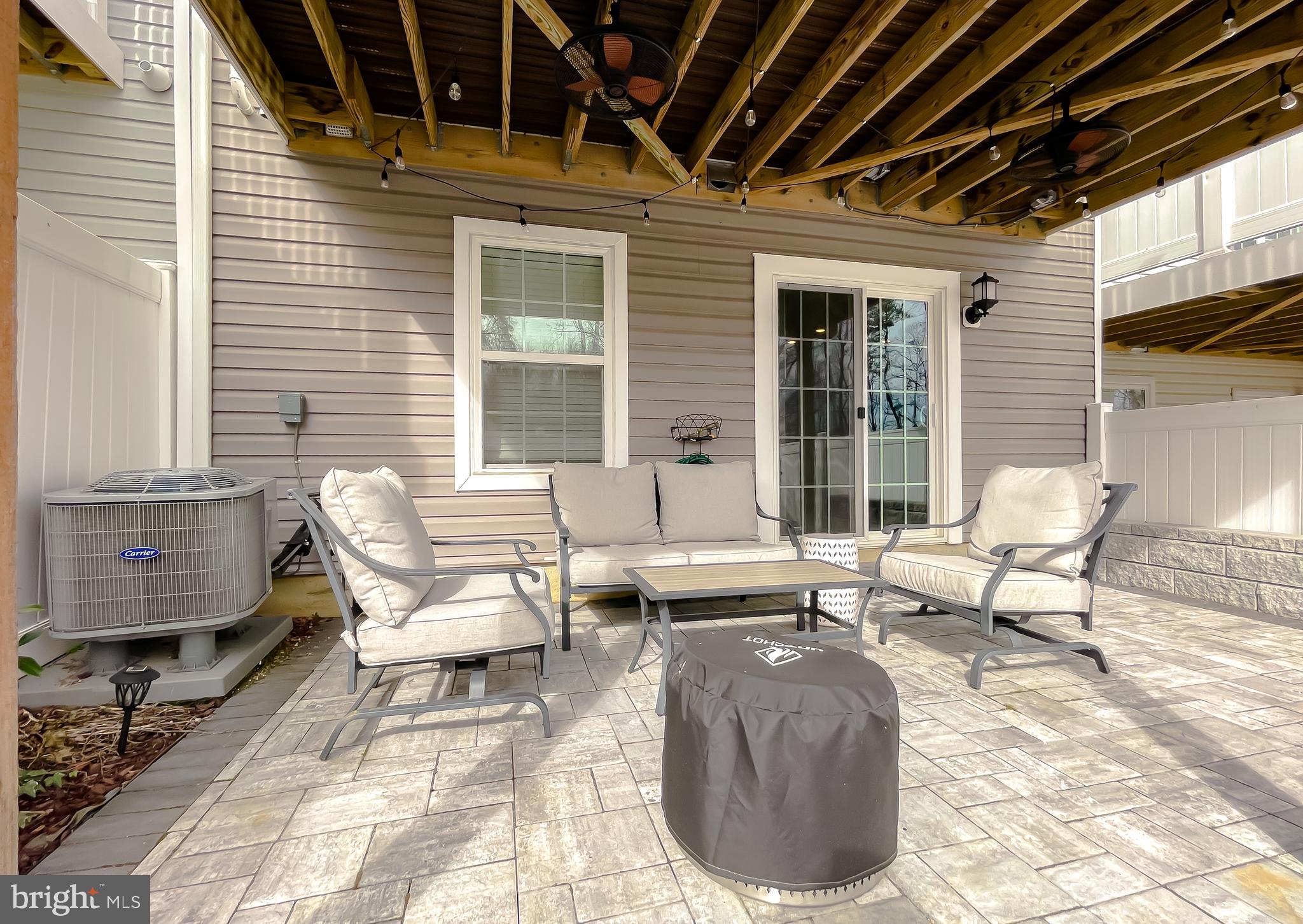 WOODS OF MYRTLE POINT - Residential Lease