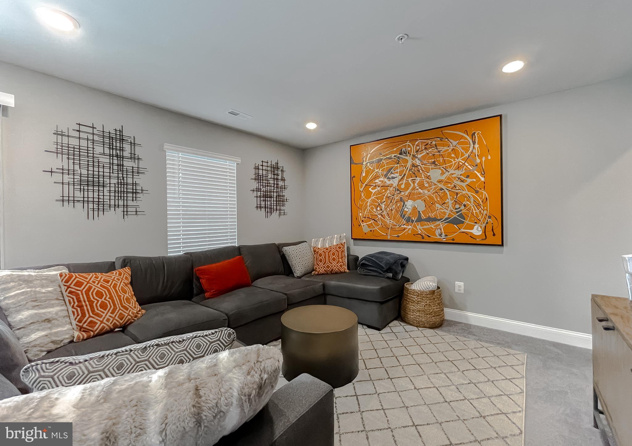 WOODS OF MYRTLE POINT - Residential Lease