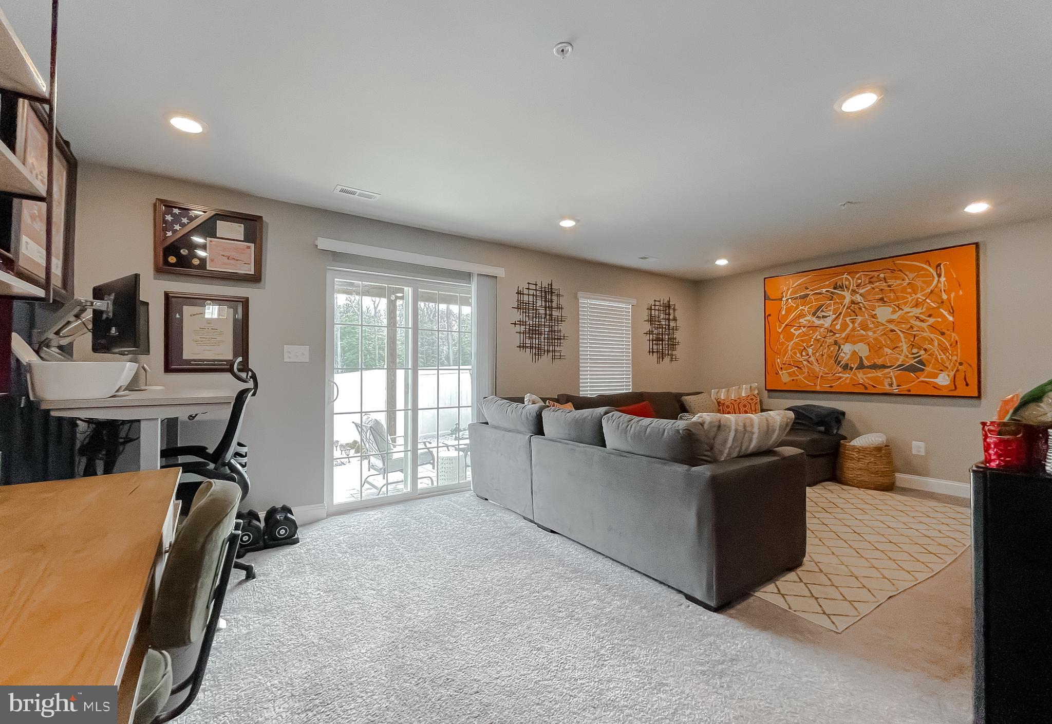 WOODS OF MYRTLE POINT - Residential Lease