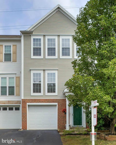 Townhouse For Rent - 44102 Tippecanoe Terrace<br/> ASHBURN, VA 20147