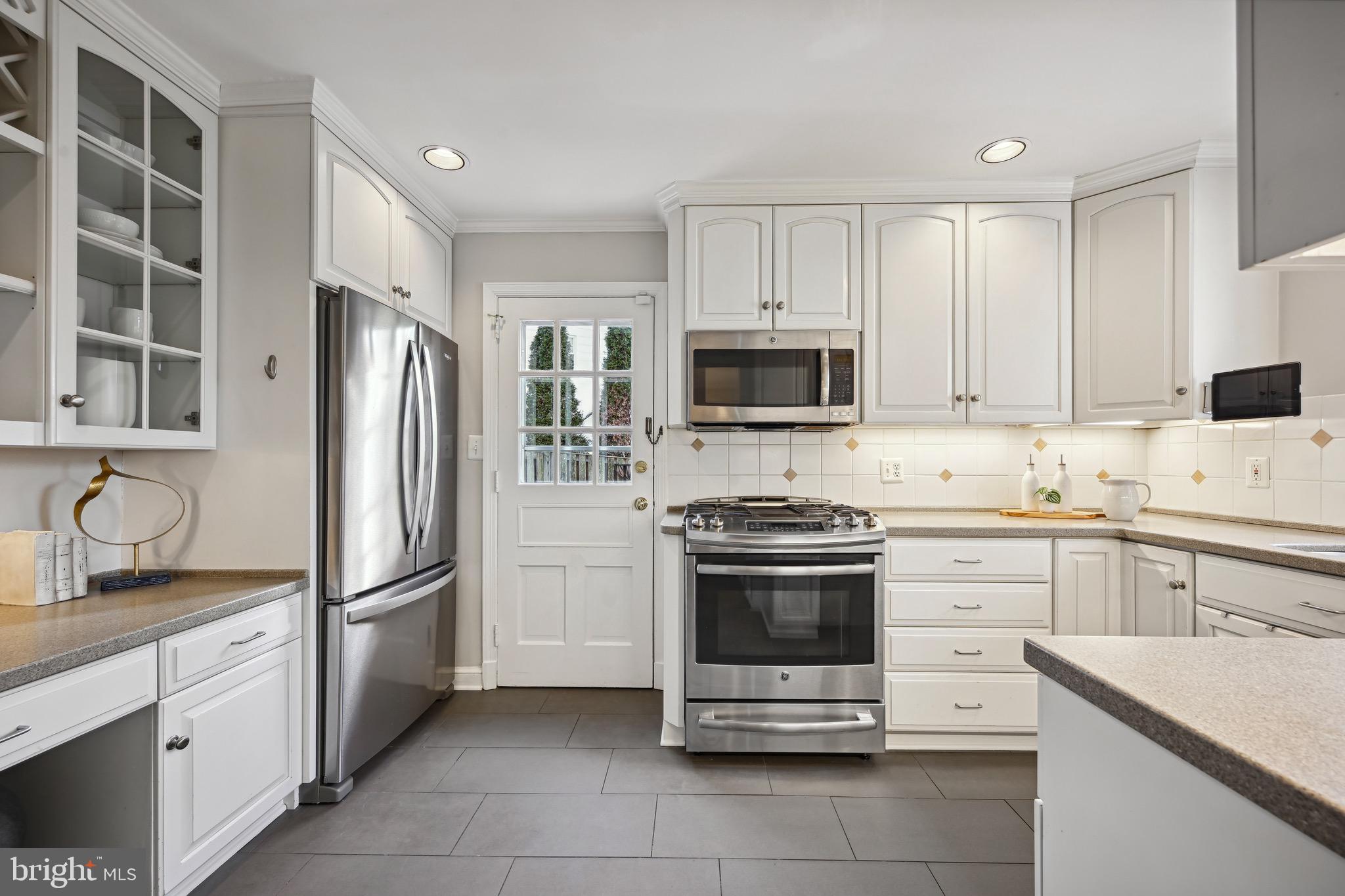 WESTMORELAND HILLS - Residential