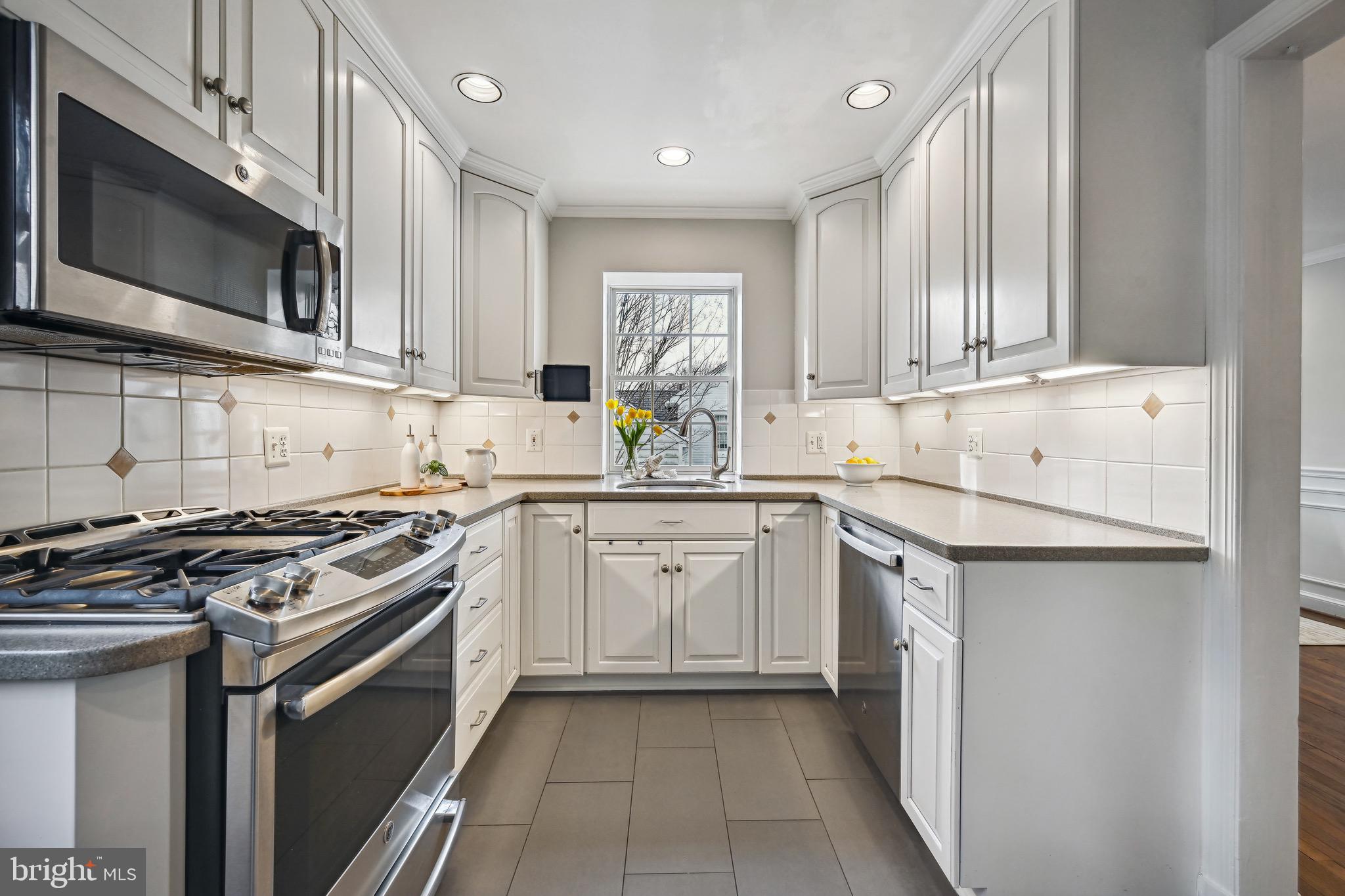 WESTMORELAND HILLS - Residential