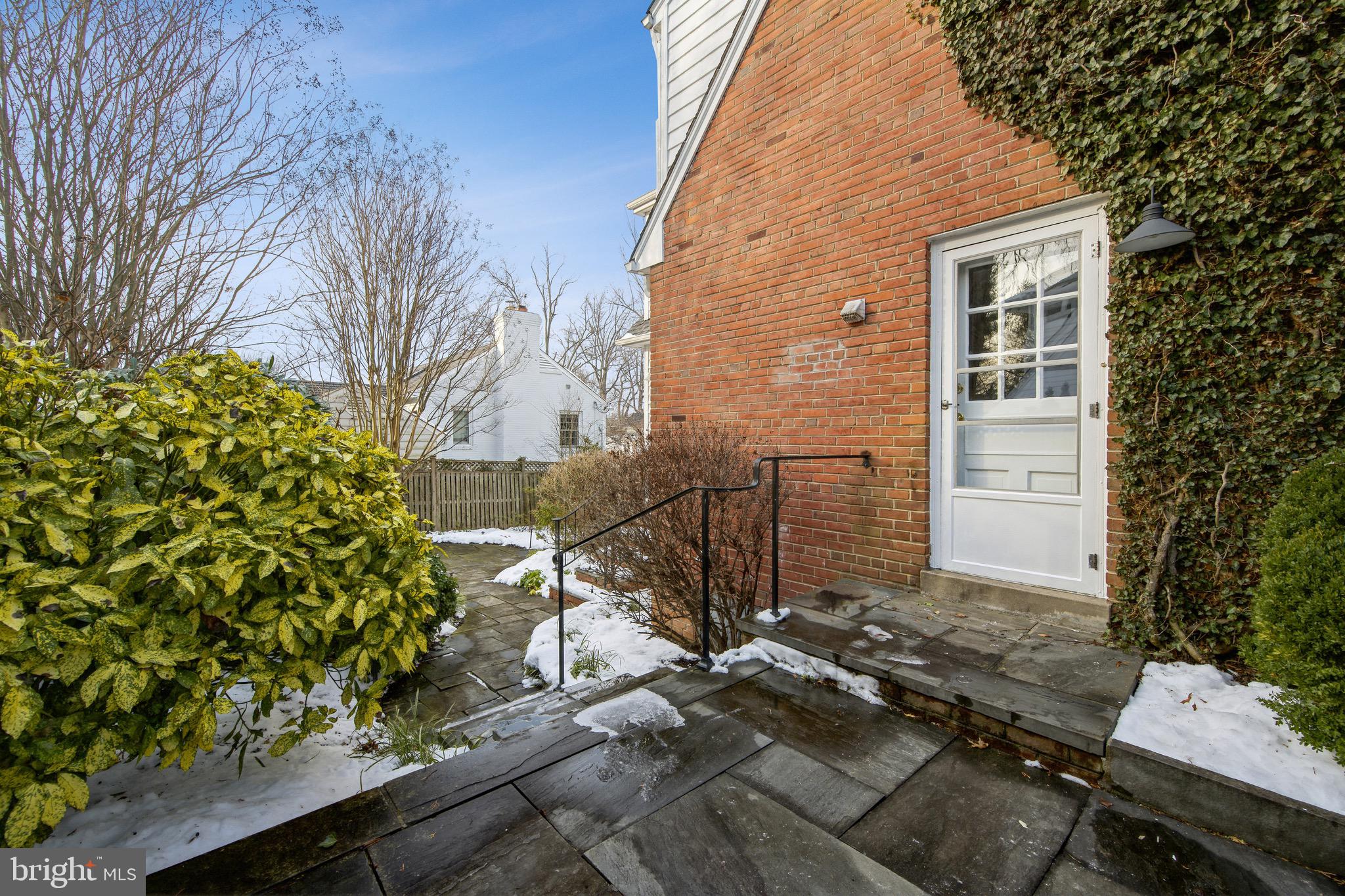 WESTMORELAND HILLS - Residential