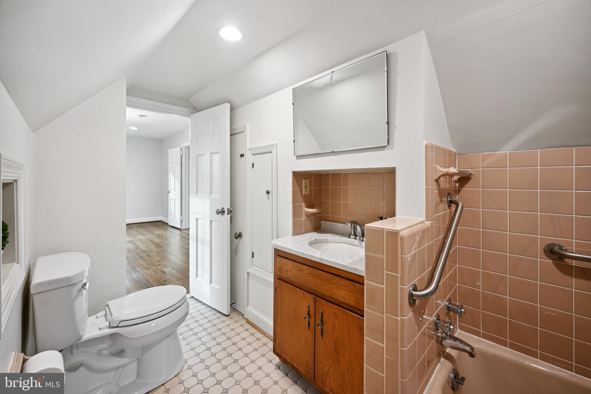 WESTMORELAND HILLS - Residential