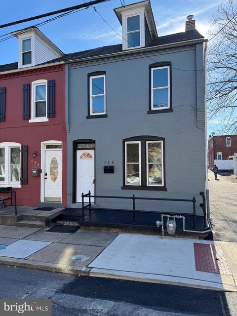 Townhouse For Sale - 646 1st Street<br/> Lancaster County, LANCASTER, PA 17603