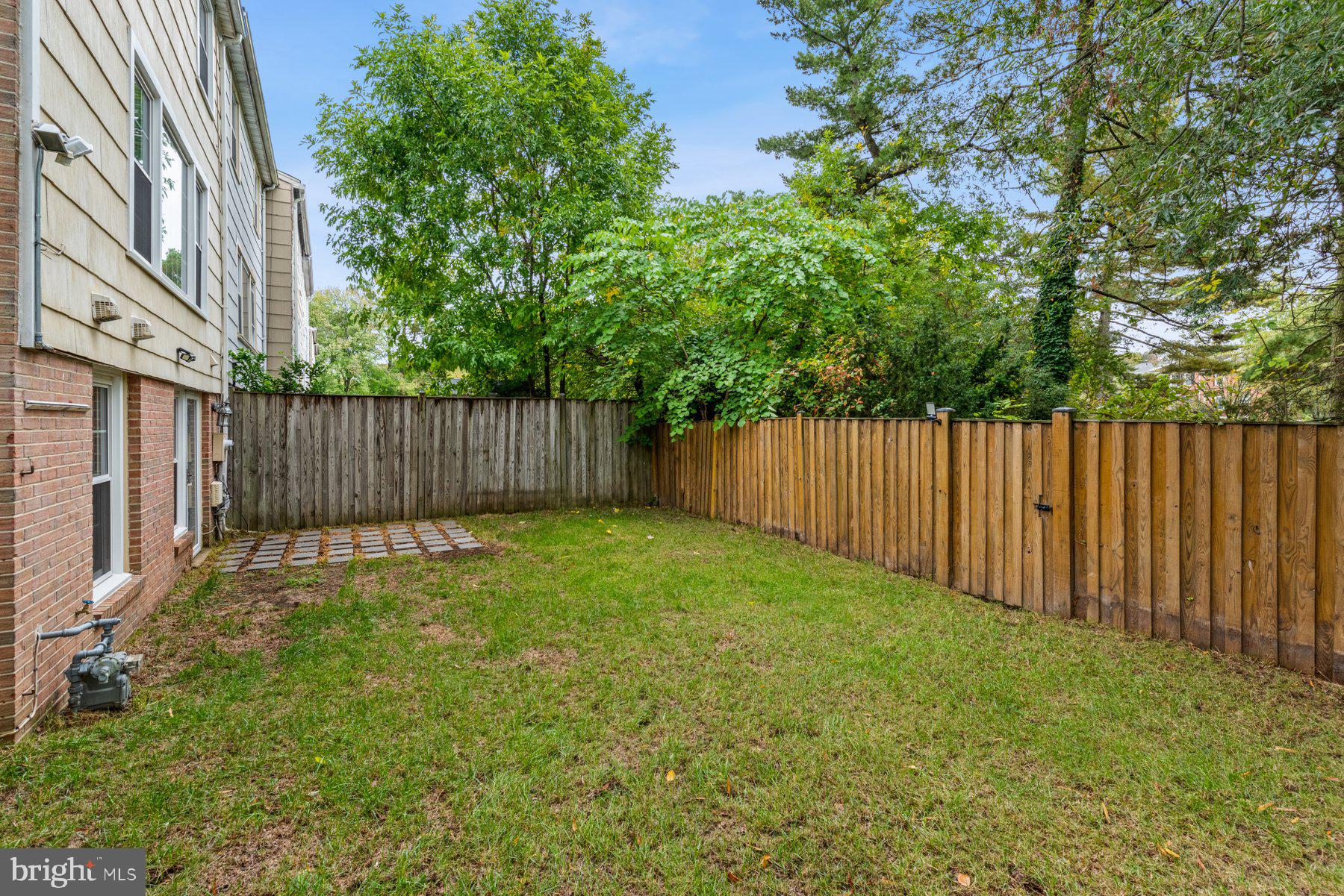 PINEWOOD LAKE - Residential