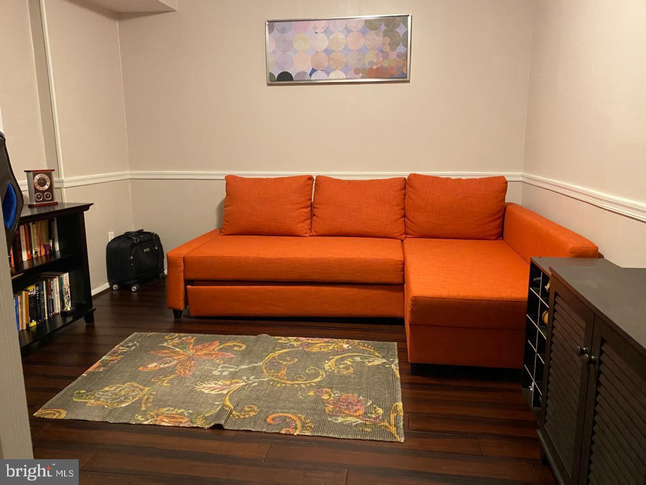 PINEWOOD LAKE - Residential