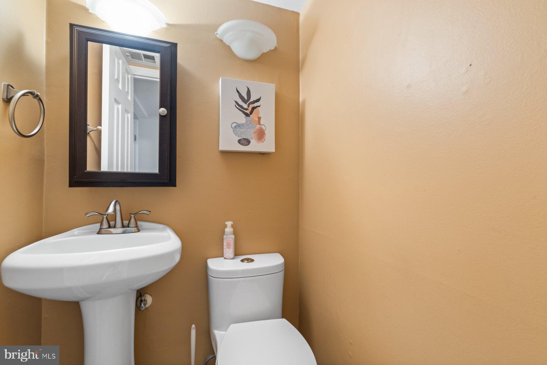 PINEWOOD LAKE - Residential