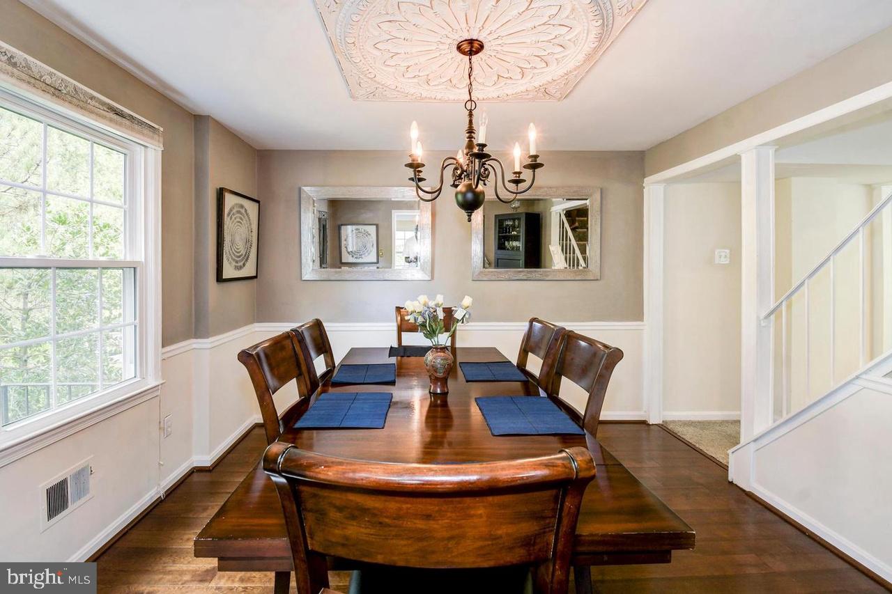 PINEWOOD LAKE - Residential