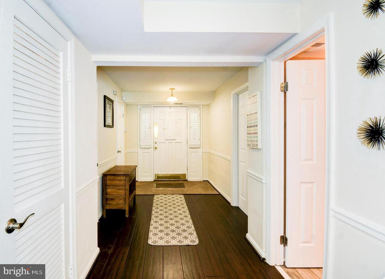 PINEWOOD LAKE - Residential