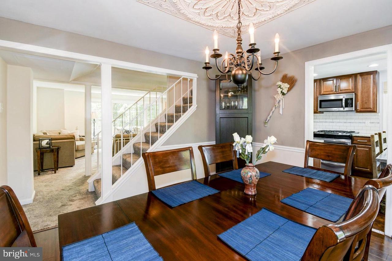 PINEWOOD LAKE - Residential