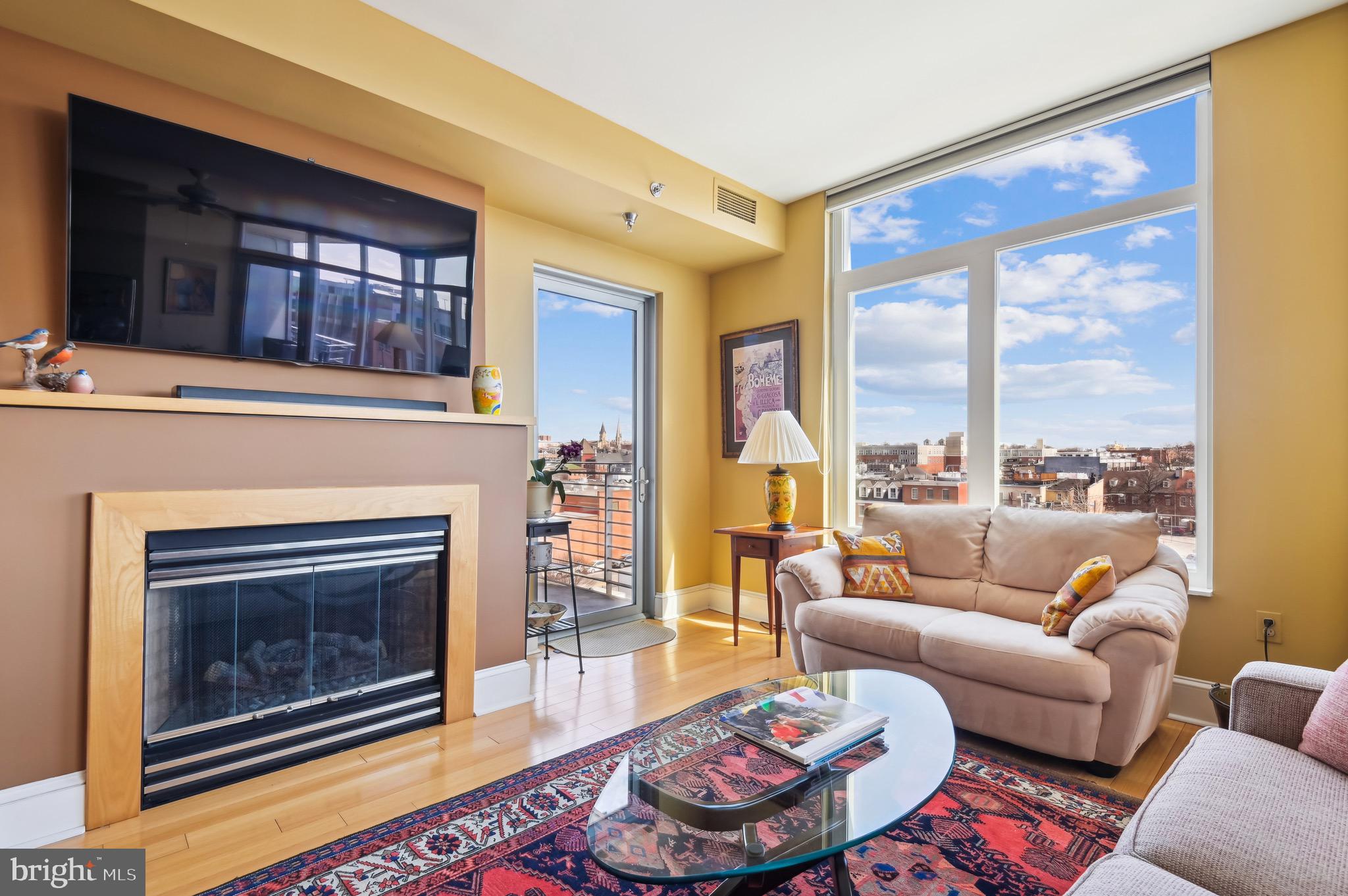 HARBOR EAST - Residential