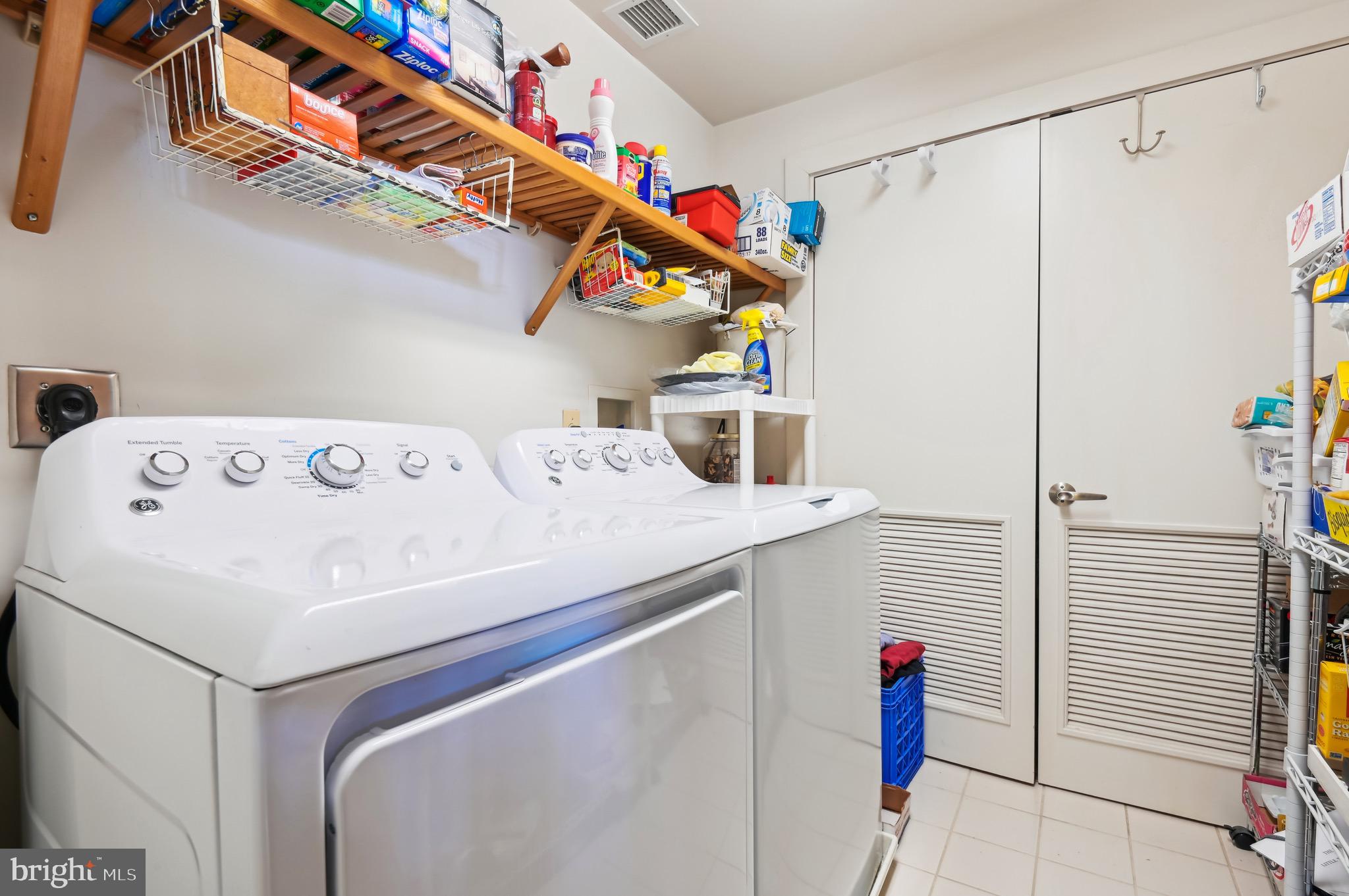 HARBOR EAST - Residential