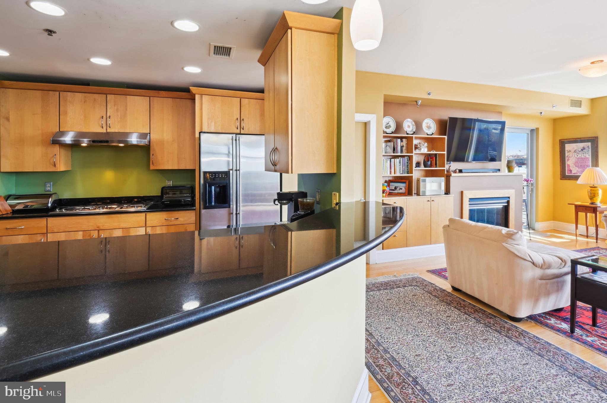 HARBOR EAST - Residential