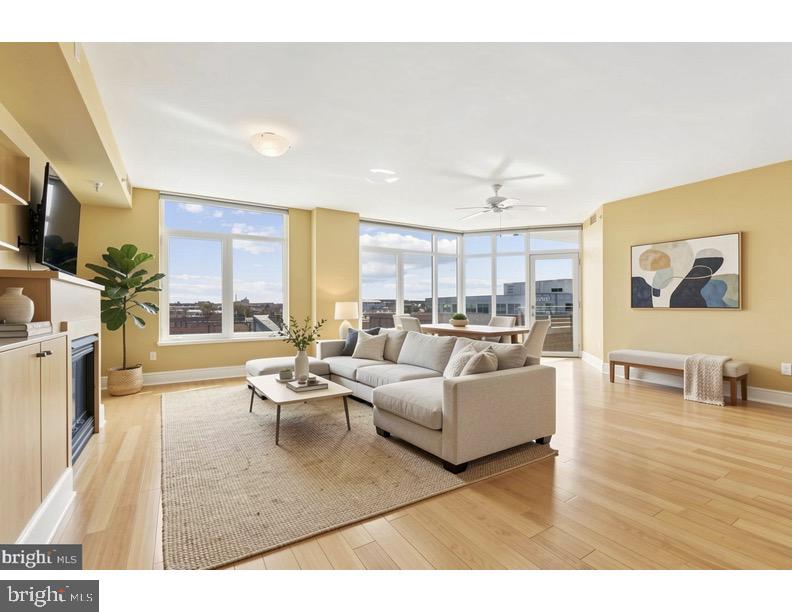 HARBOR EAST - Residential