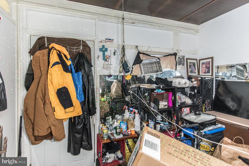 FRANKFORD - Residential Income