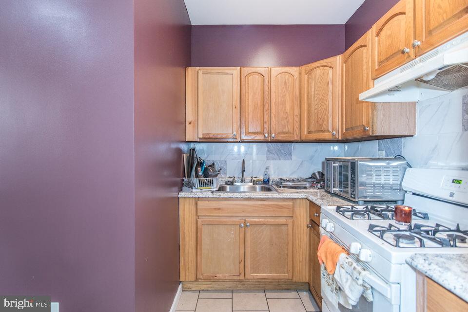 FRANKFORD - Residential Income