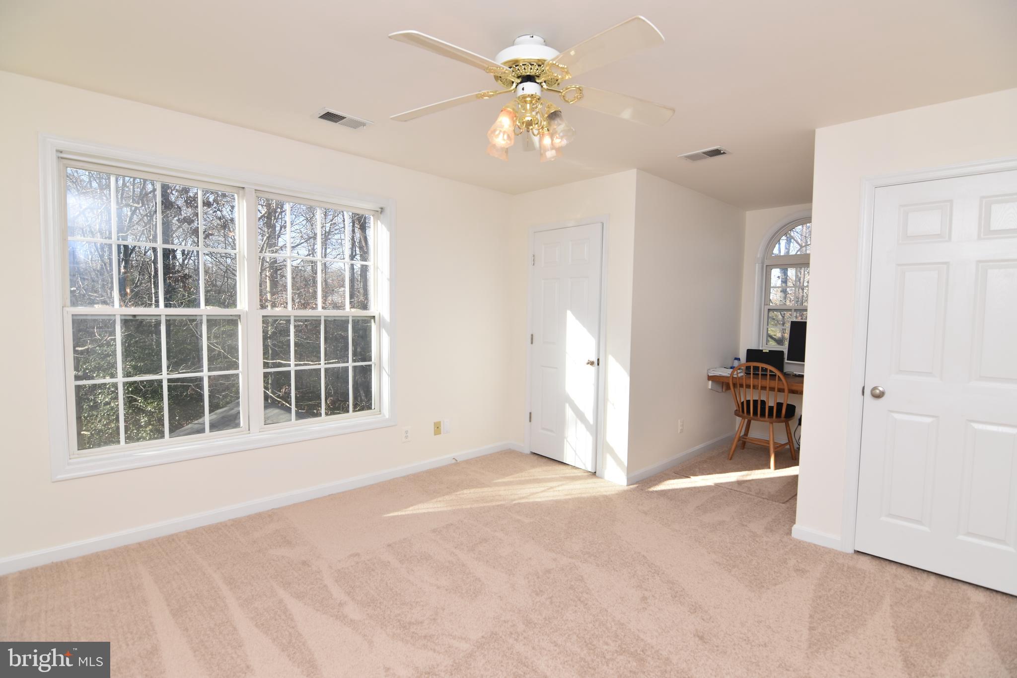 BRUCE KNOLLS - Residential