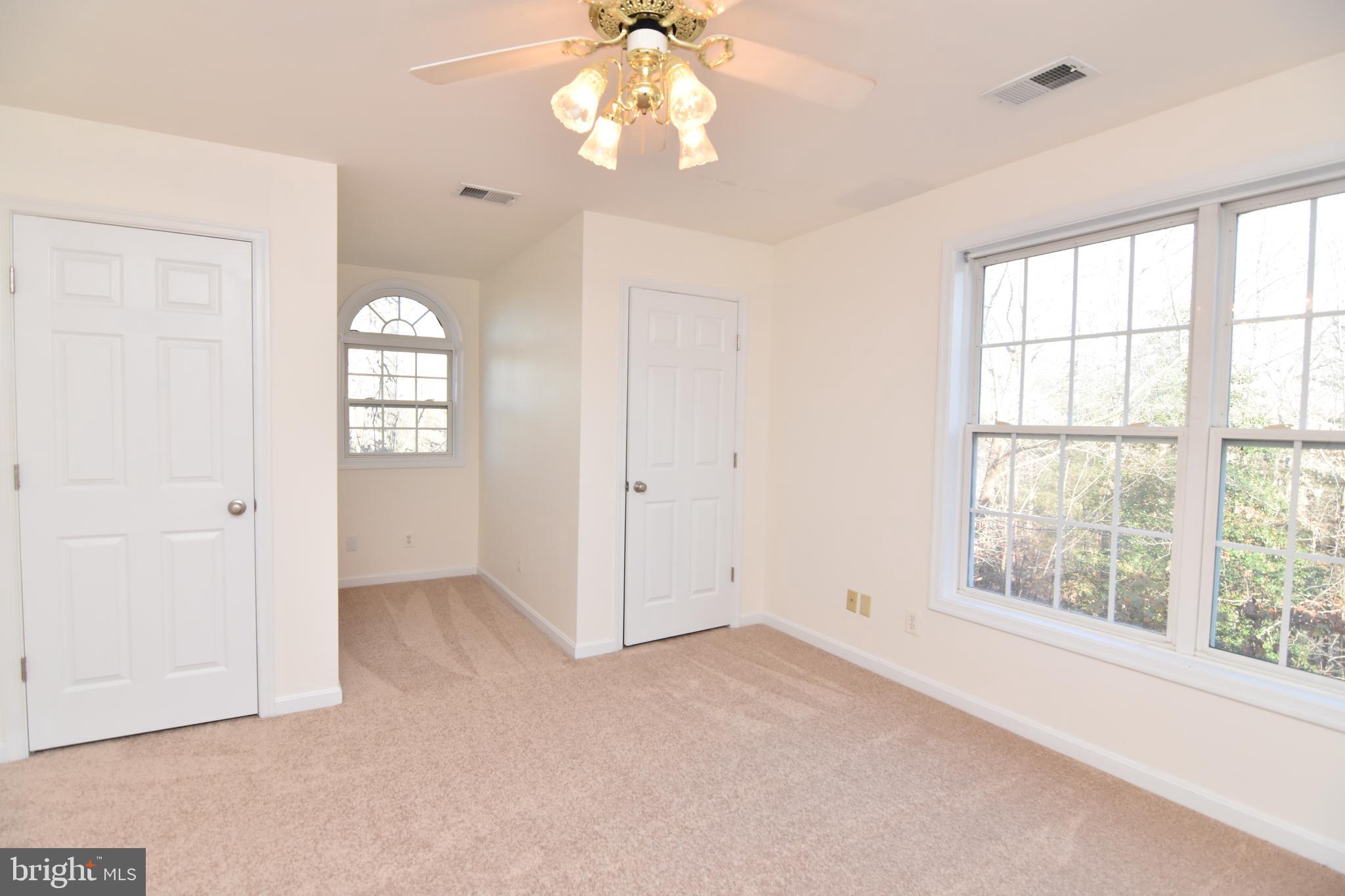 BRUCE KNOLLS - Residential