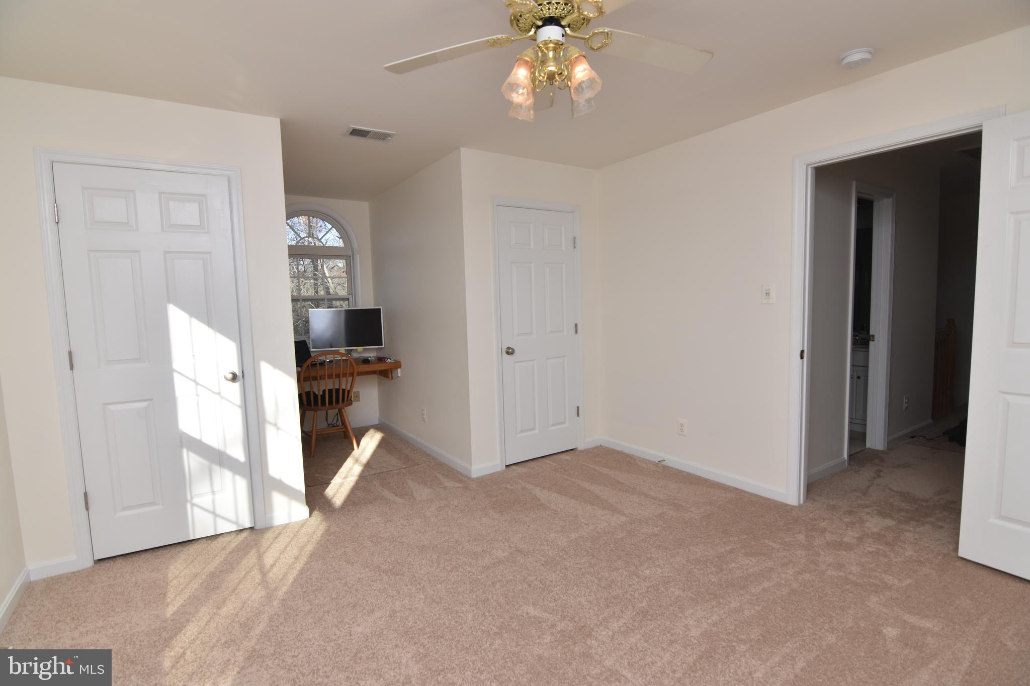 BRUCE KNOLLS - Residential