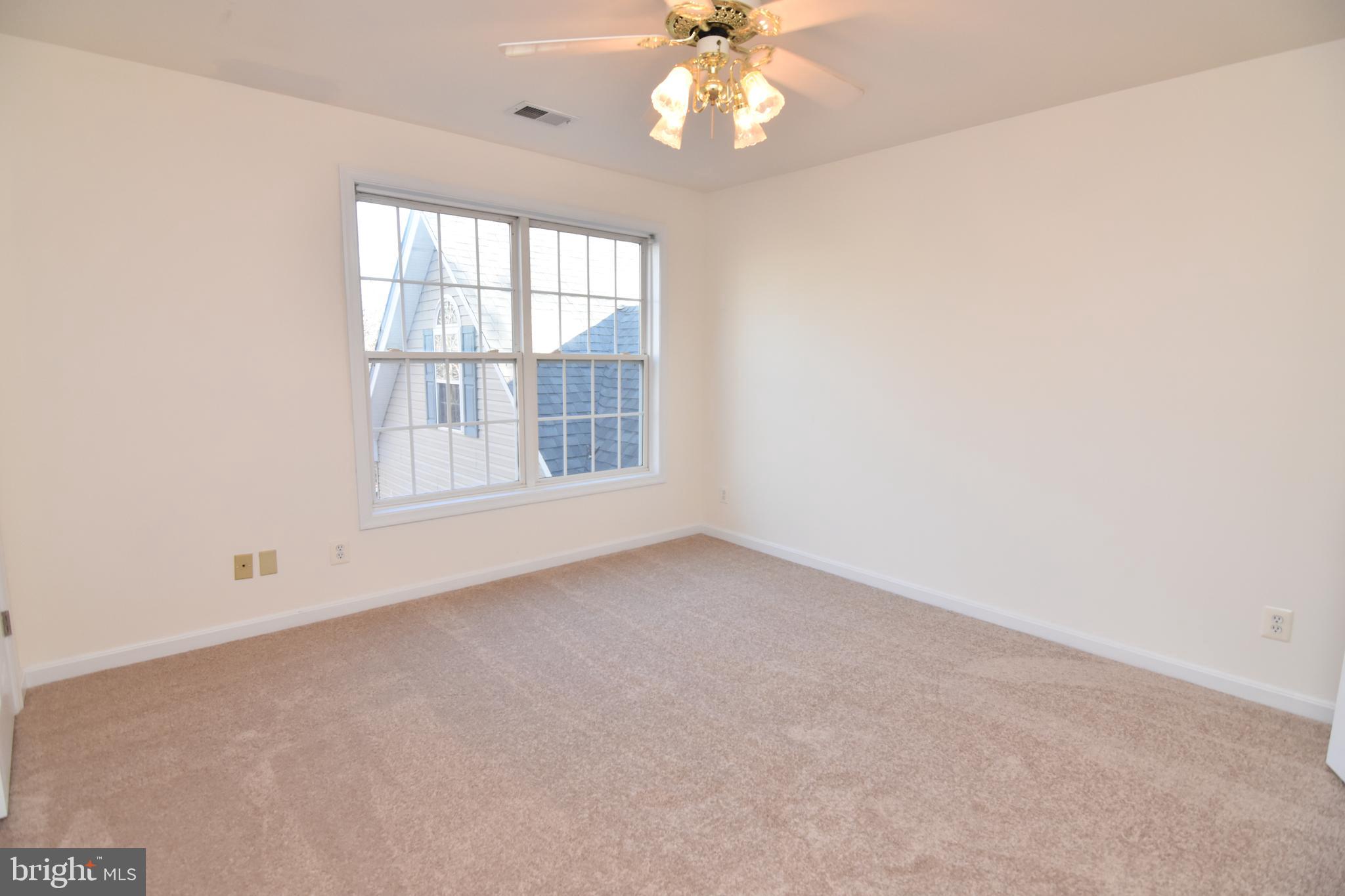 BRUCE KNOLLS - Residential