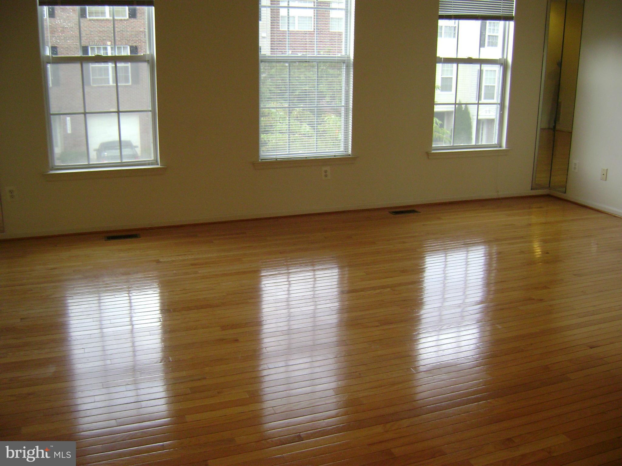 JEFFERSON VILLAGE TH - Residential Lease