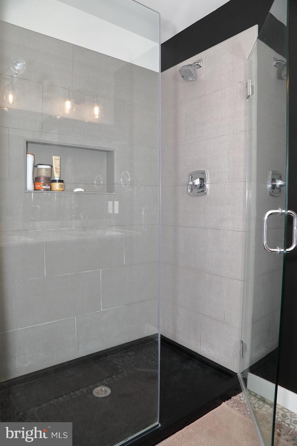 THE GABLES AT ELM TREE - Residential